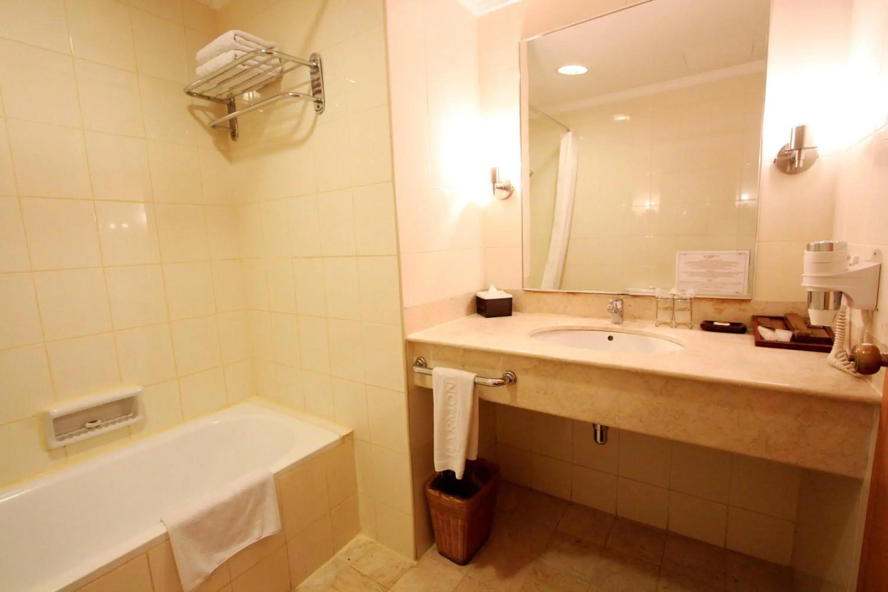 Bathroom in Harmoni Suites Hotel