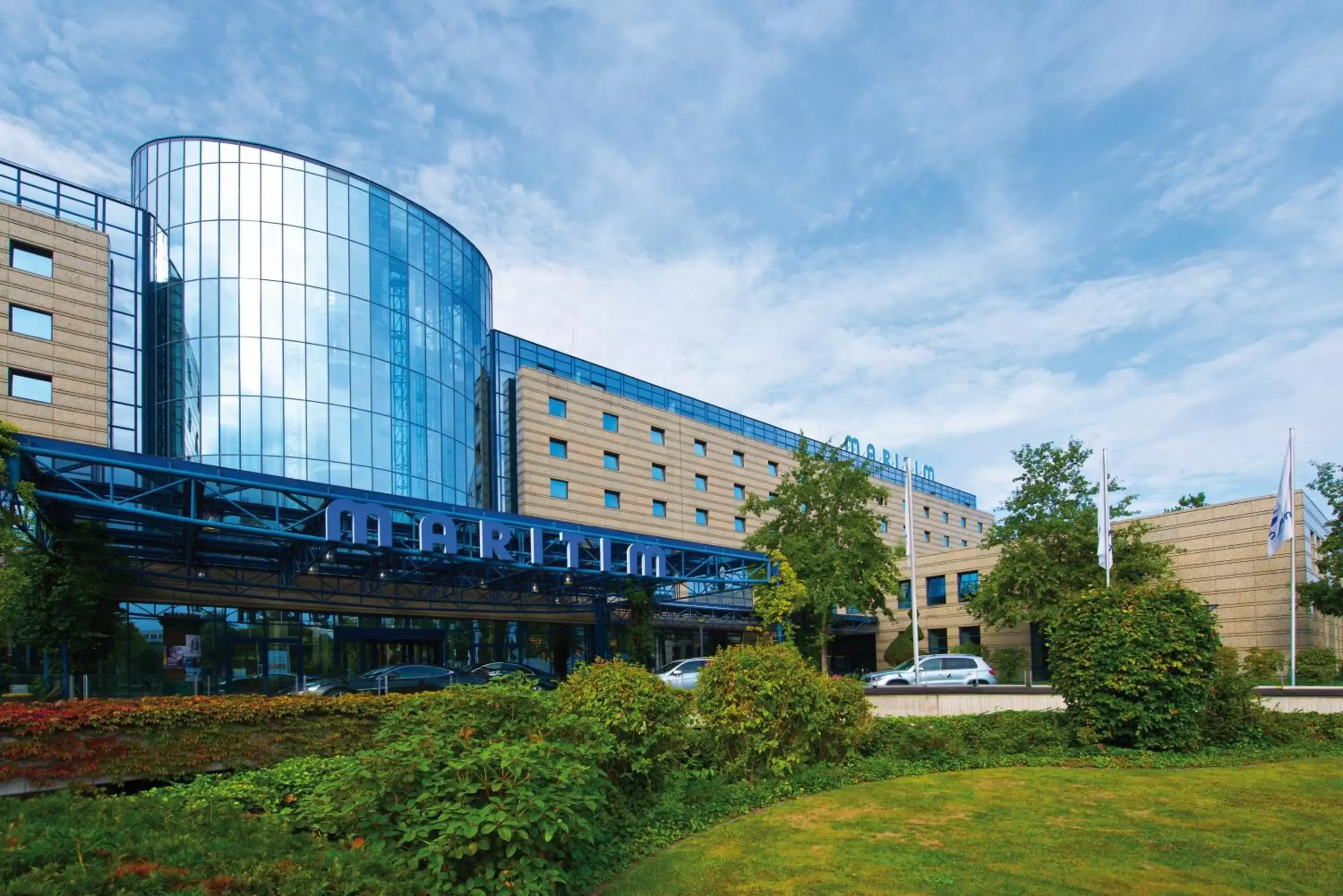 Facade/entrance, Property Building in Maritim Hotel Bonn