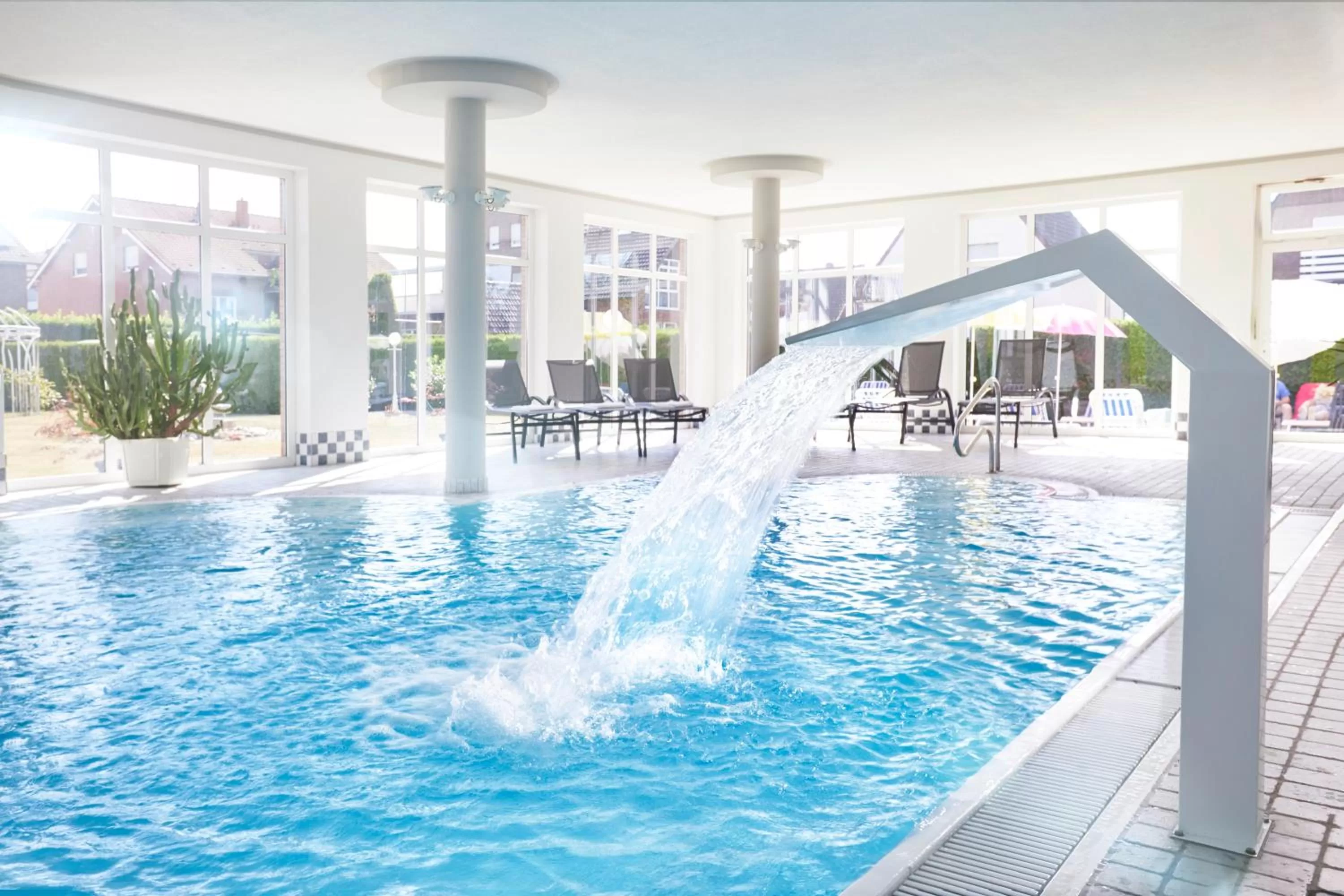 Swimming pool in Hotel Schünemann