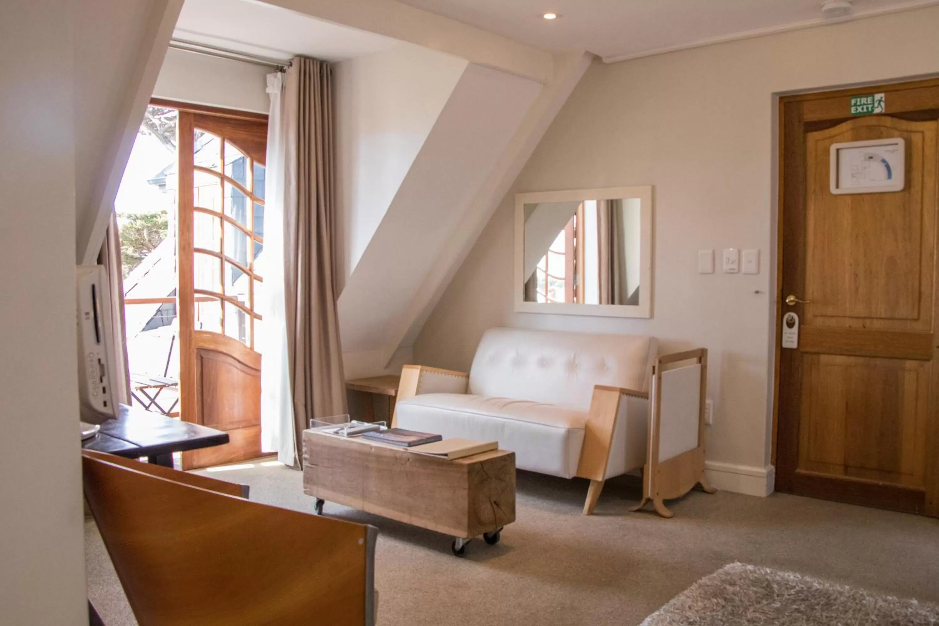 Bed in Harbour House Hotel - Manor House