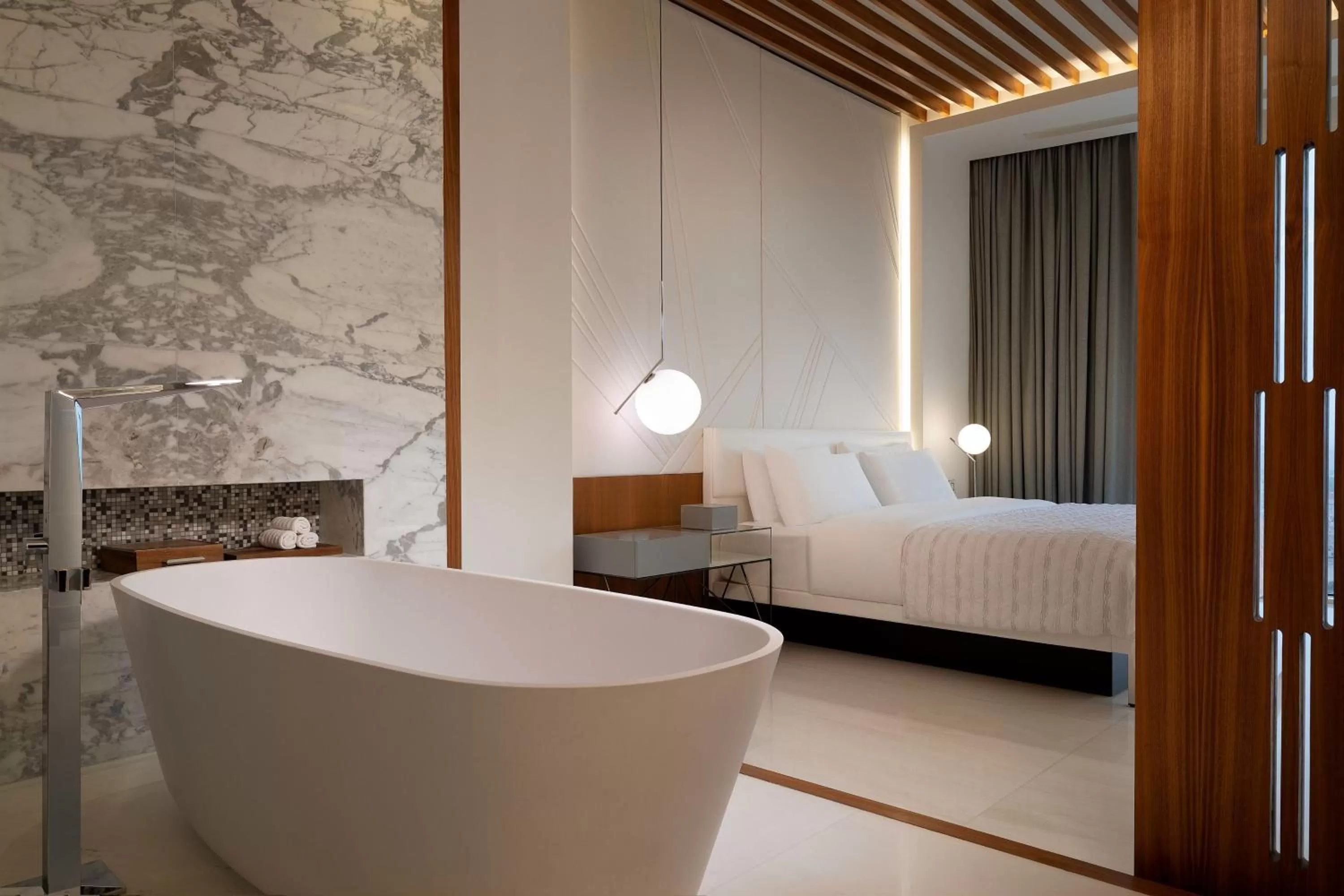 Bedroom, Bed in Le Meridien Riyadh