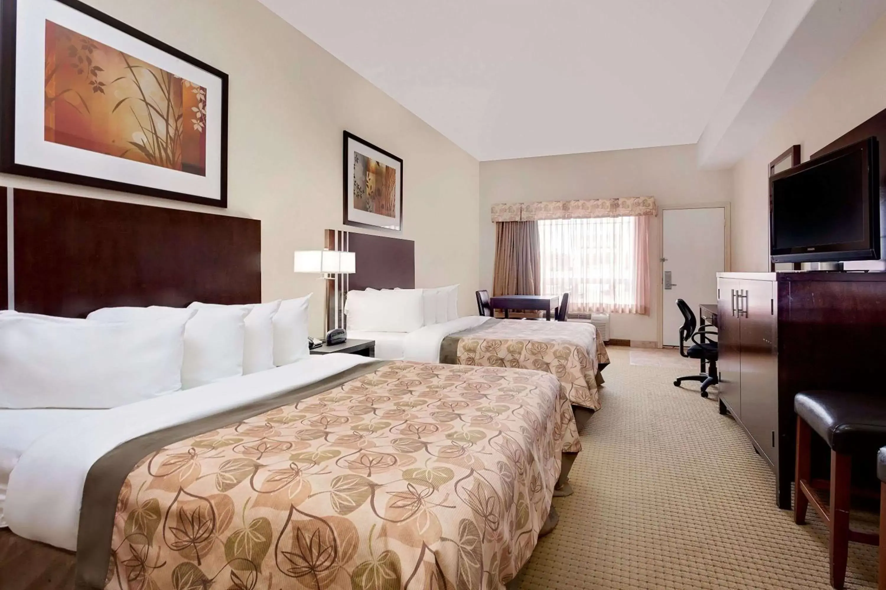Photo of the whole room, Bed in Ramada by Wyndham Lac La Biche