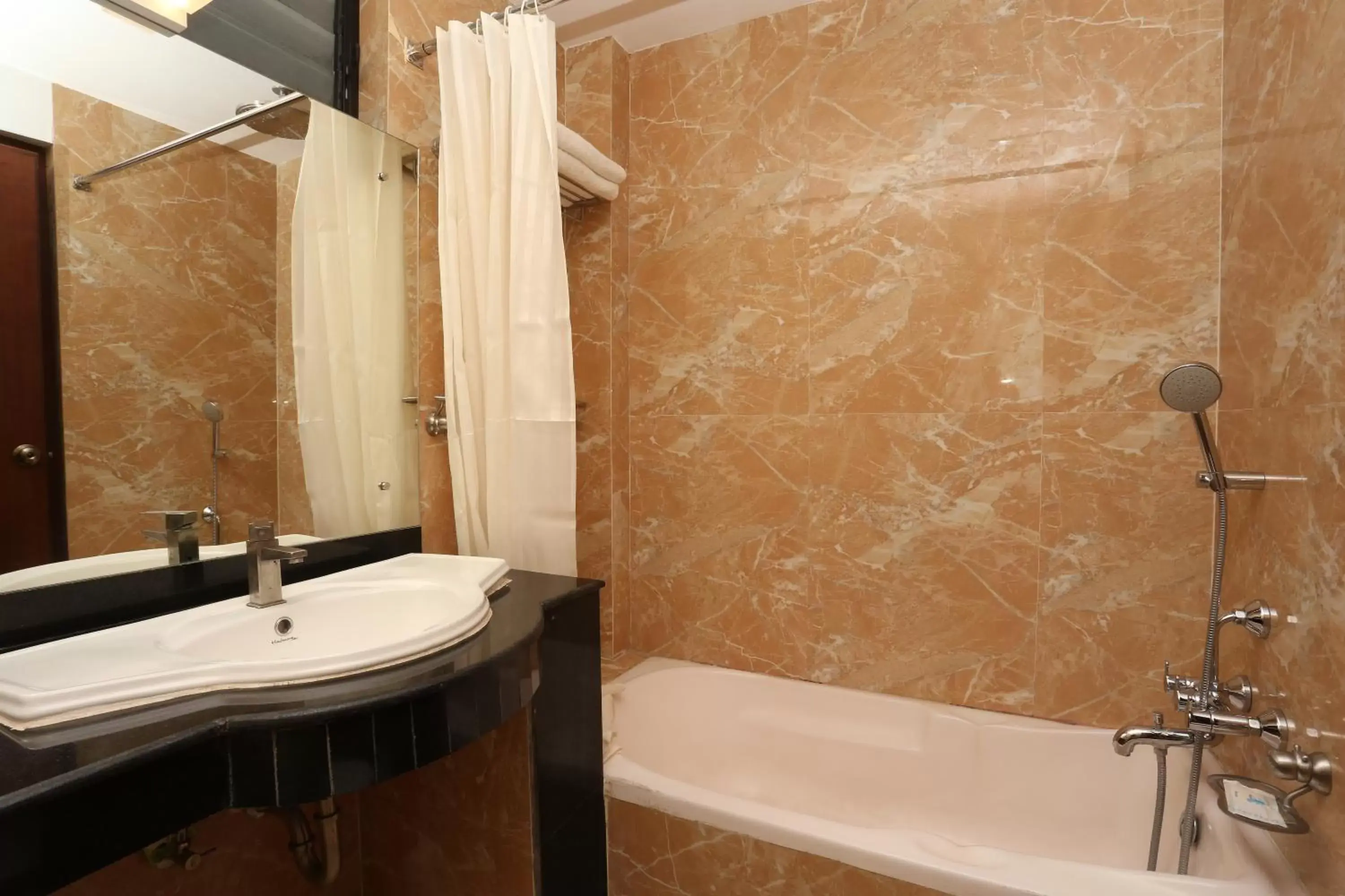 Shower, Bathroom in Dahlia Boutique Hotel