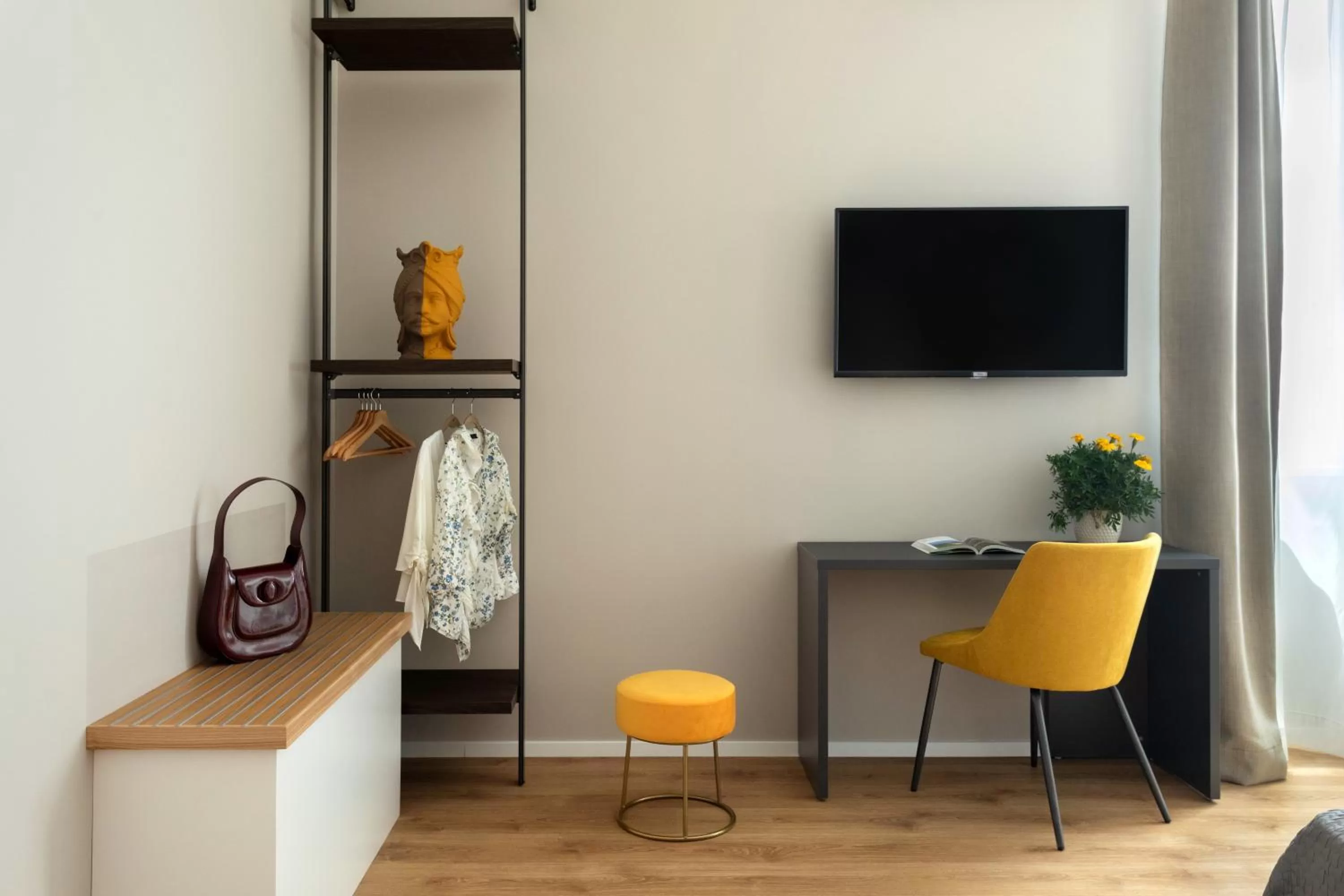 TV and multimedia, TV/Entertainment Center in Mori's b&b