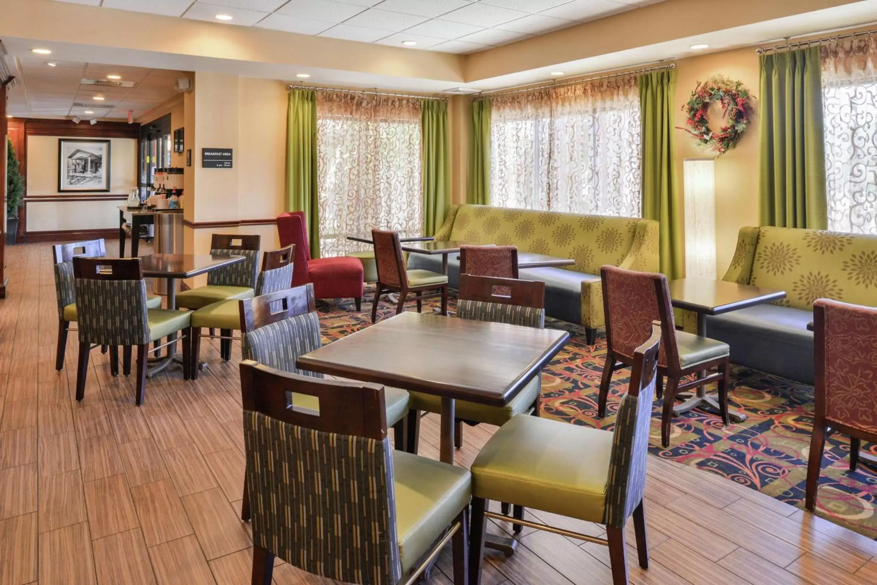 Lobby or reception, Restaurant/Places to Eat in Hampton Inn Waynesboro/Stuarts Draft