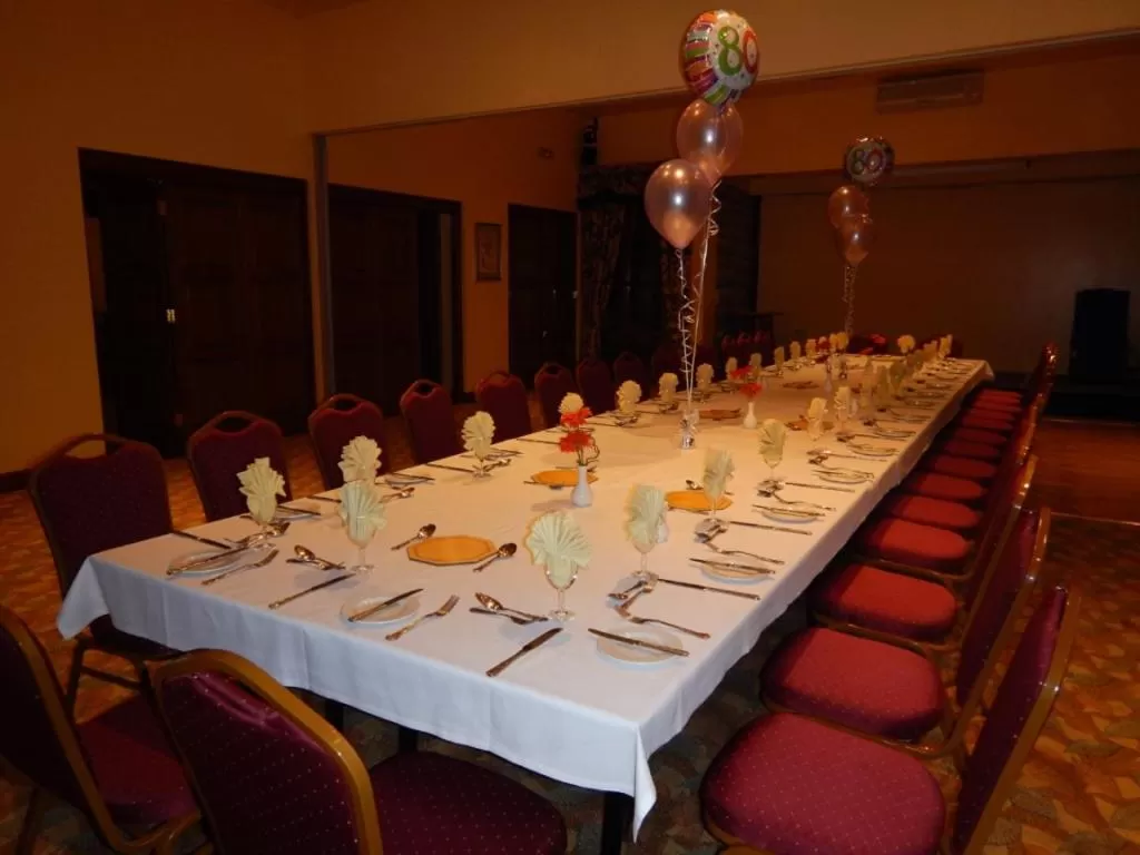 Restaurant/places to eat in Burton Hotel