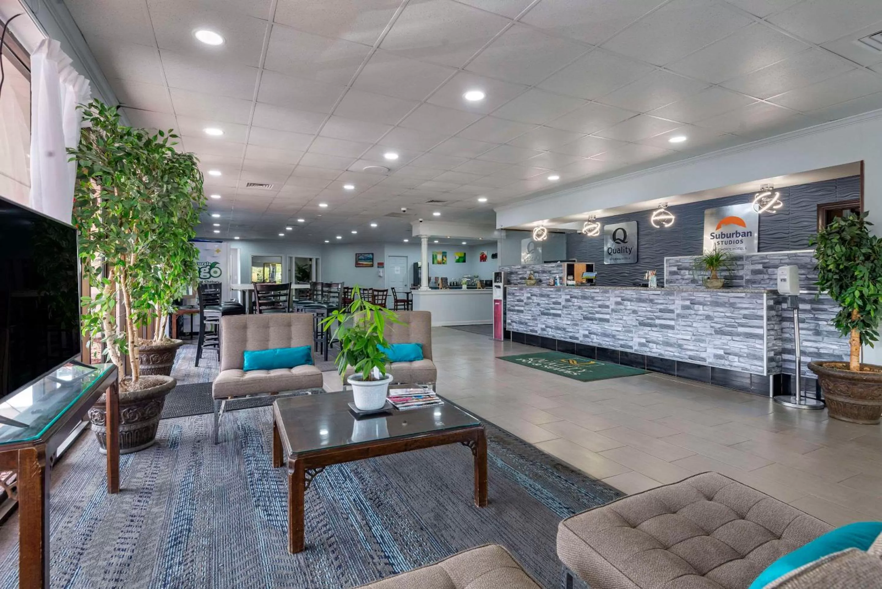 Lobby or reception in Suburban Studios Rock Hill Northeast I-77