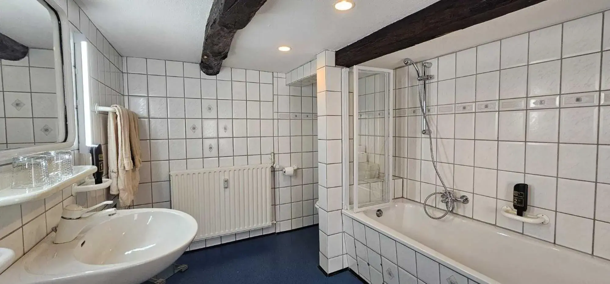 Bathroom in Altes Backhaus