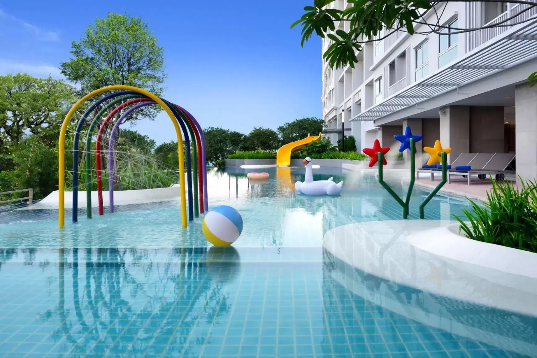 Fitness centre/facilities, Swimming Pool in Centre Point Prime Hotel Pattaya