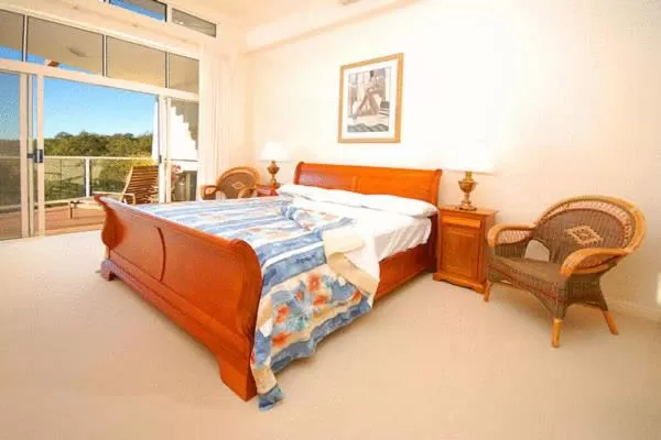 Bedroom, Bed in Magnolia Lane Apartments