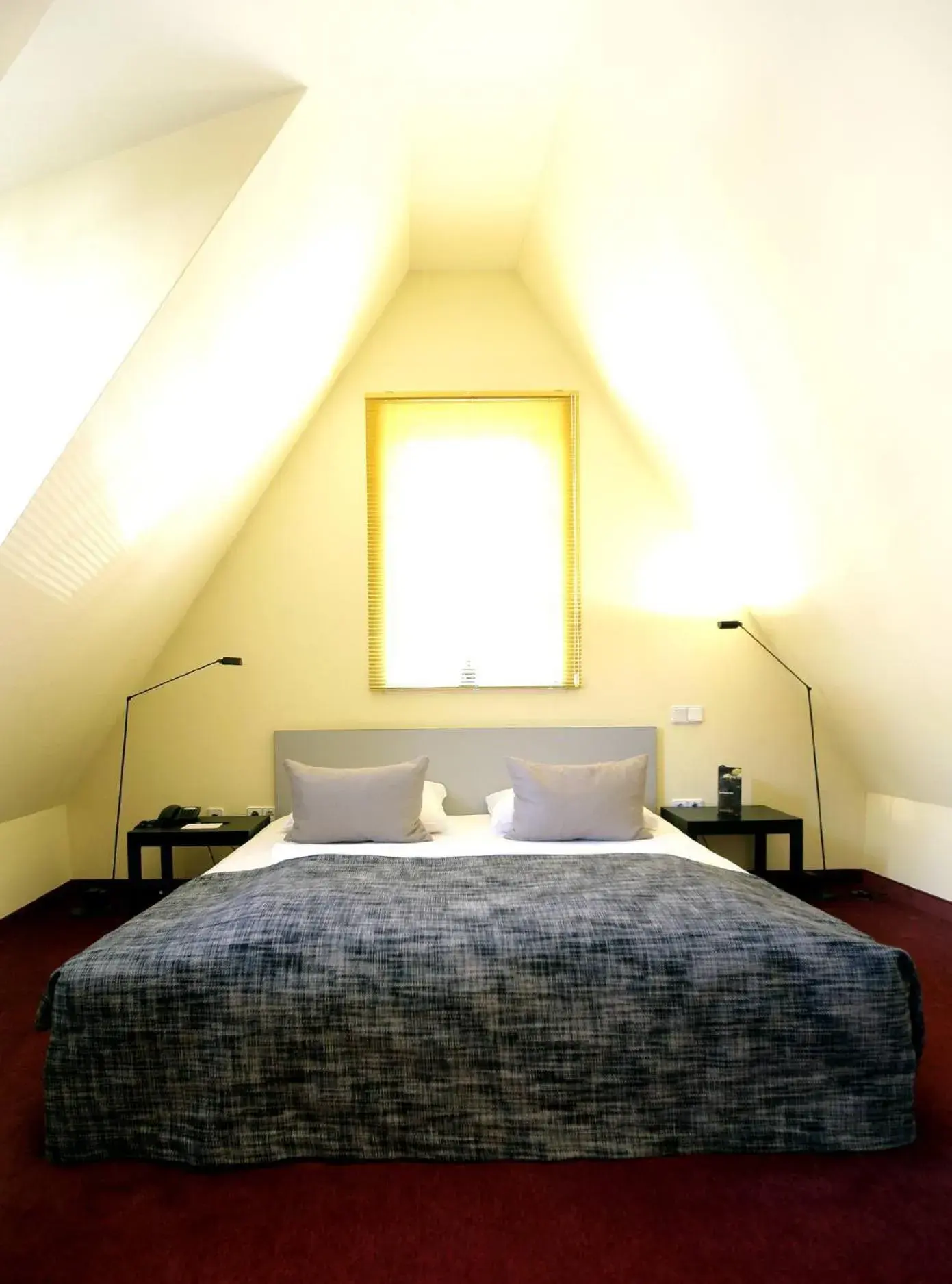 Bed in Hotel Ottheinrich