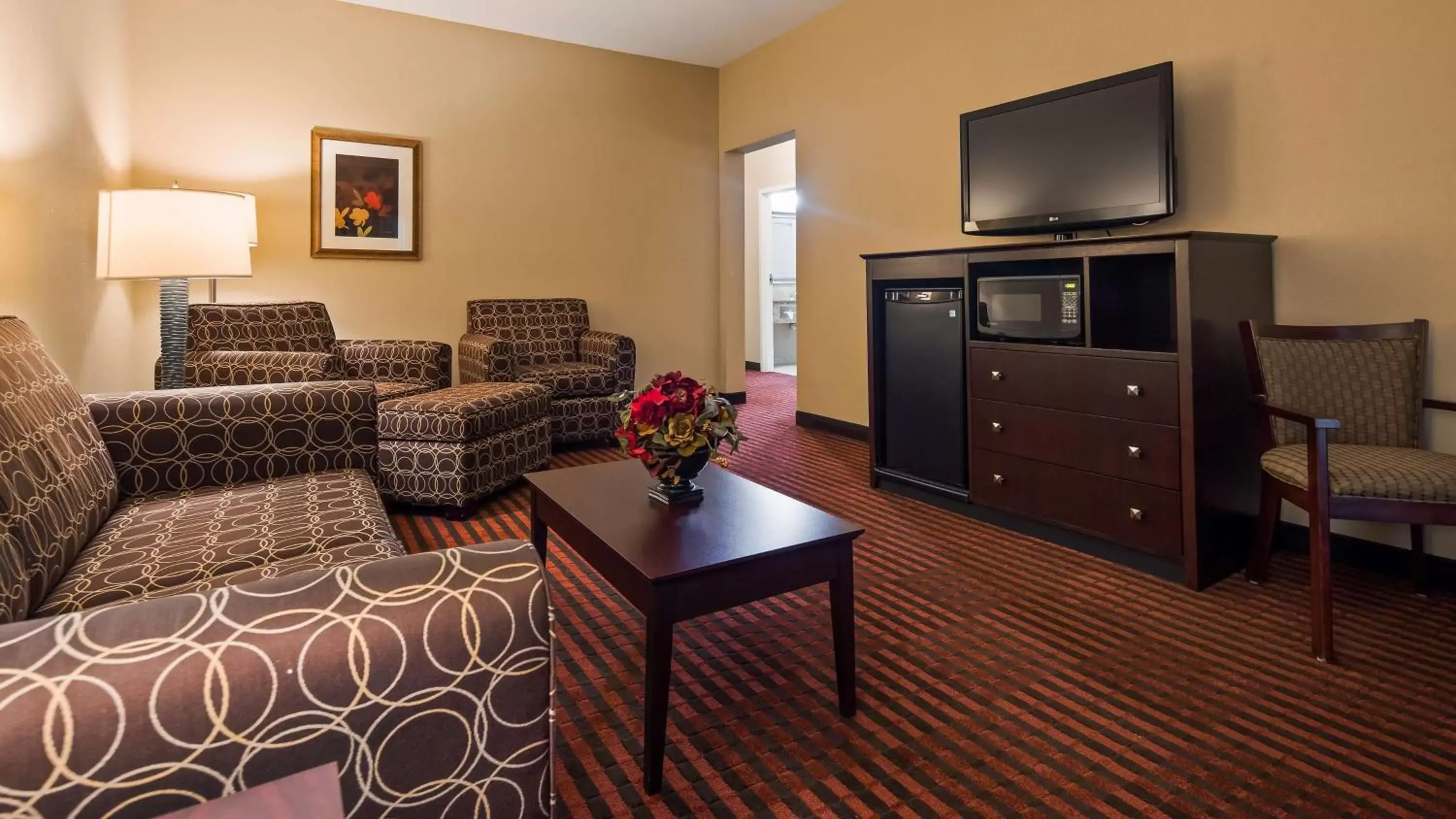 Photo of the whole room, Seating Area in Best Western Plus Louisa Photo of the whole room, Seating Area in Best Western Plus Louisa