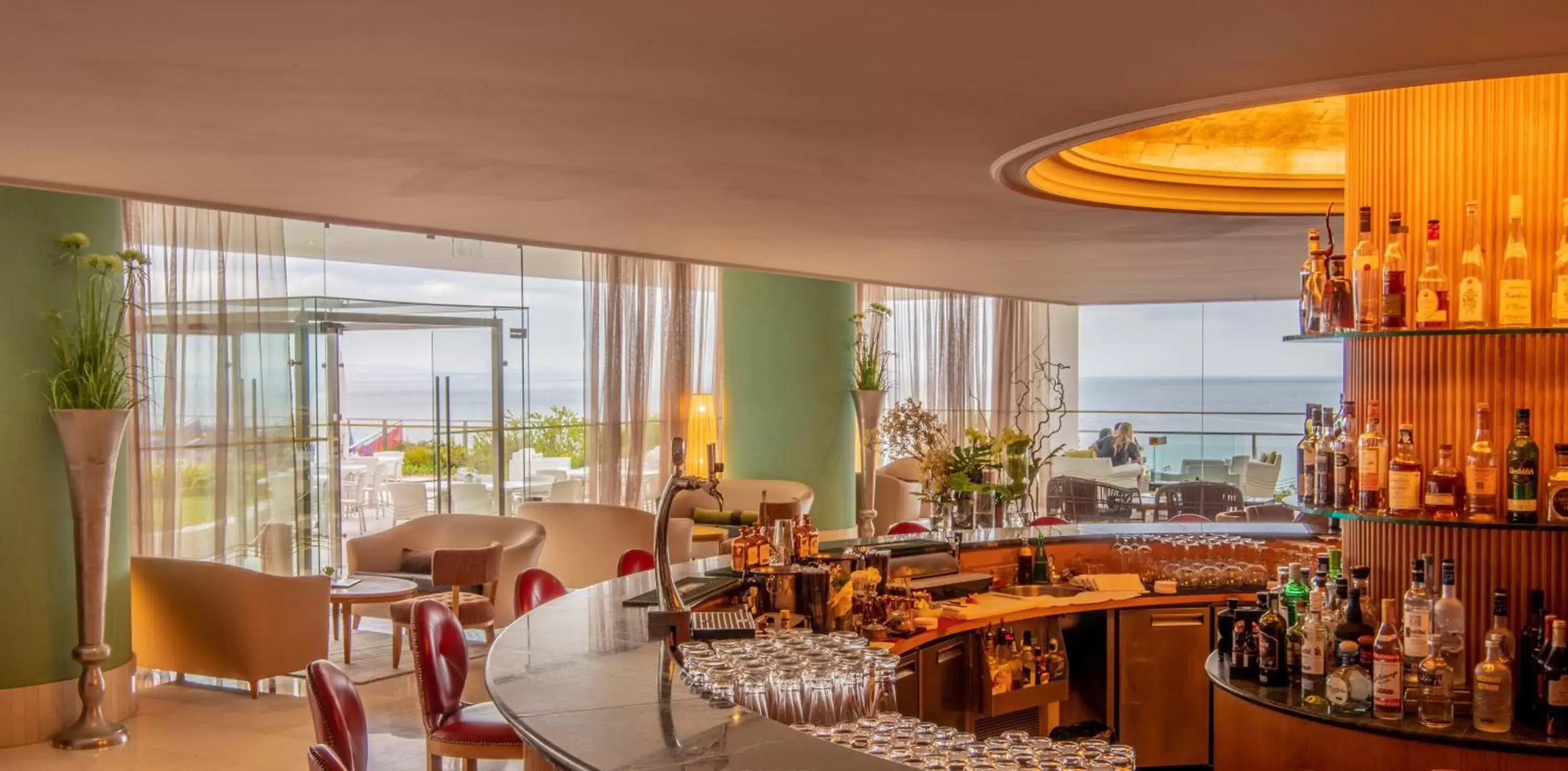 Lounge or bar, Restaurant/Places to Eat in Hotel Cascais Miragem Health & Spa
