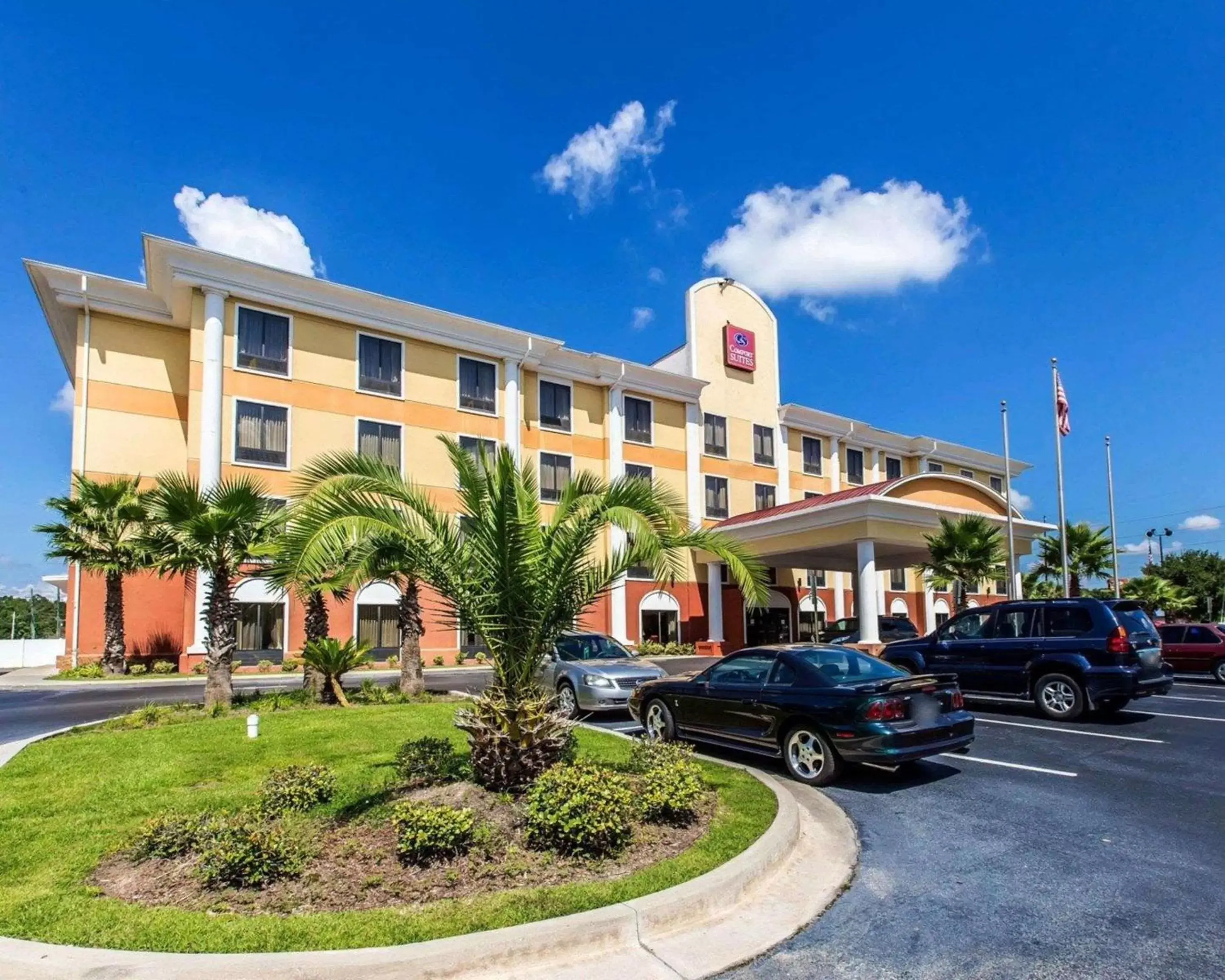 Property Building in Comfort Suites Waycross