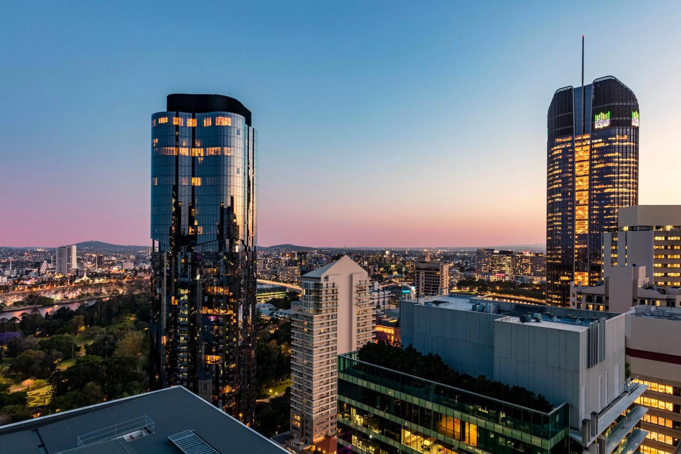 Night in Oaks Brisbane River City Suites