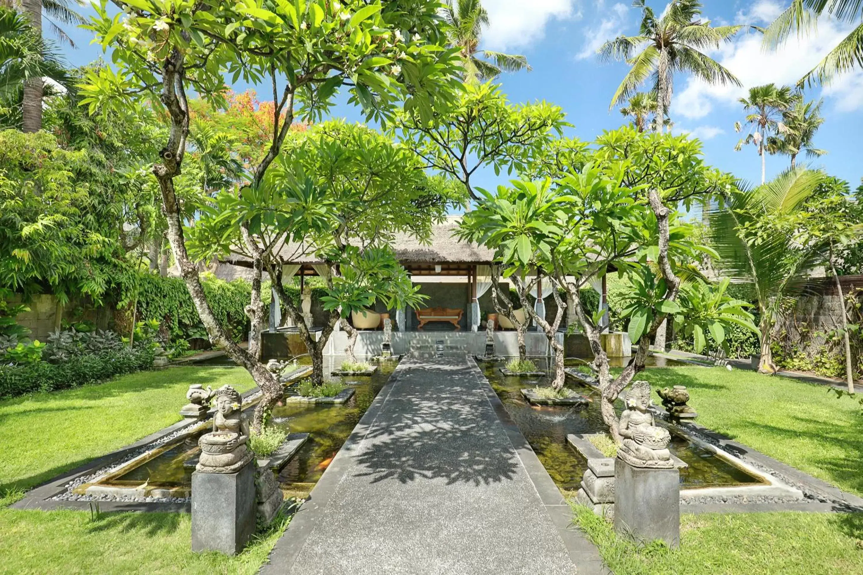 Garden in Legian Beach Hotel