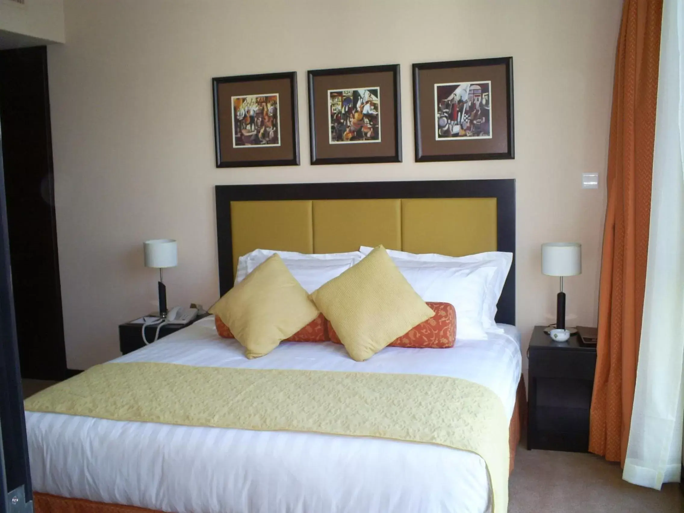 Bed in Al Manzel Hotel Apartments