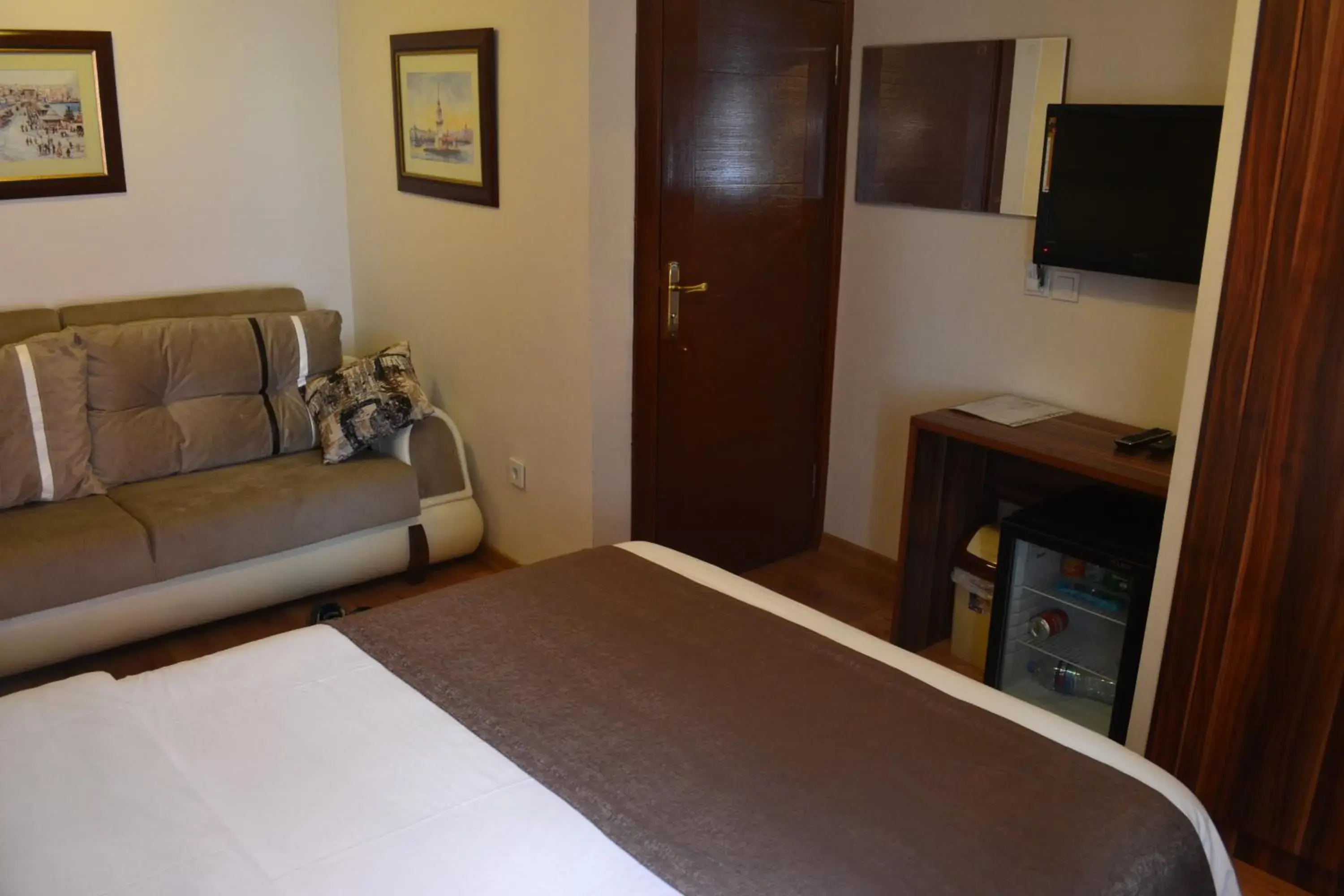 TV and multimedia, Bed in New Fatih Hotel