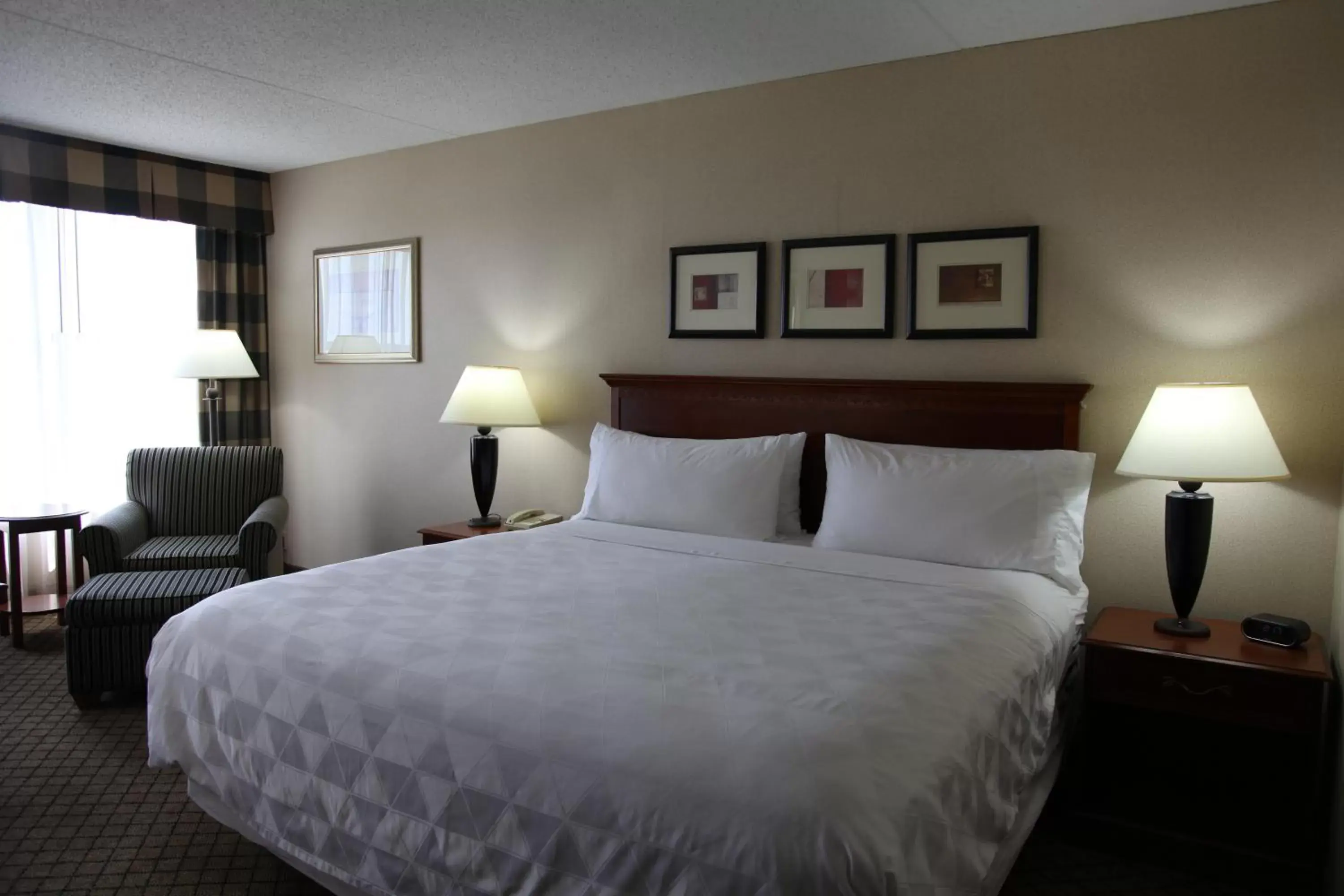 Photo of the whole room, Bed in Holiday Inn Dayton/Fairborn I-675, an IHG Hotel