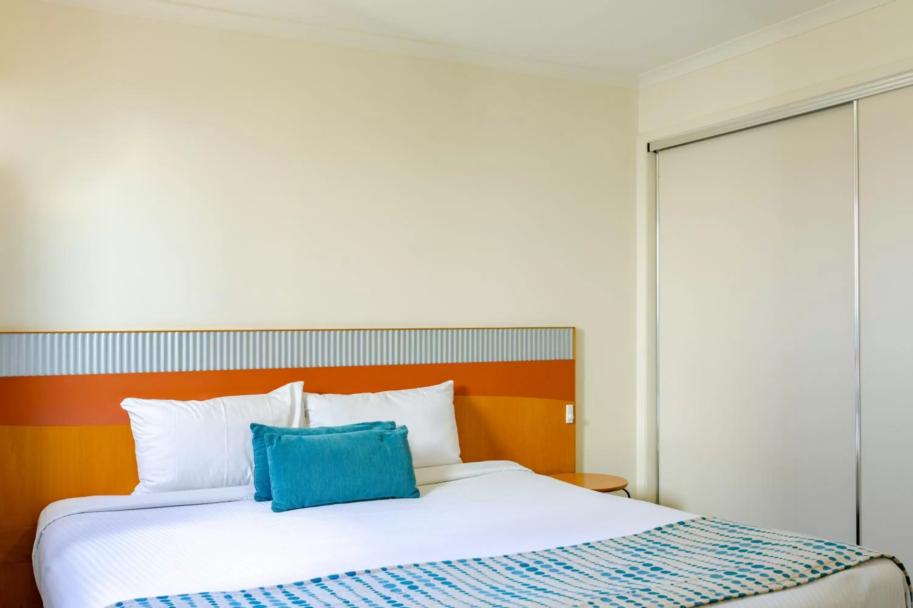 Bed in Noosa Lakes Resort