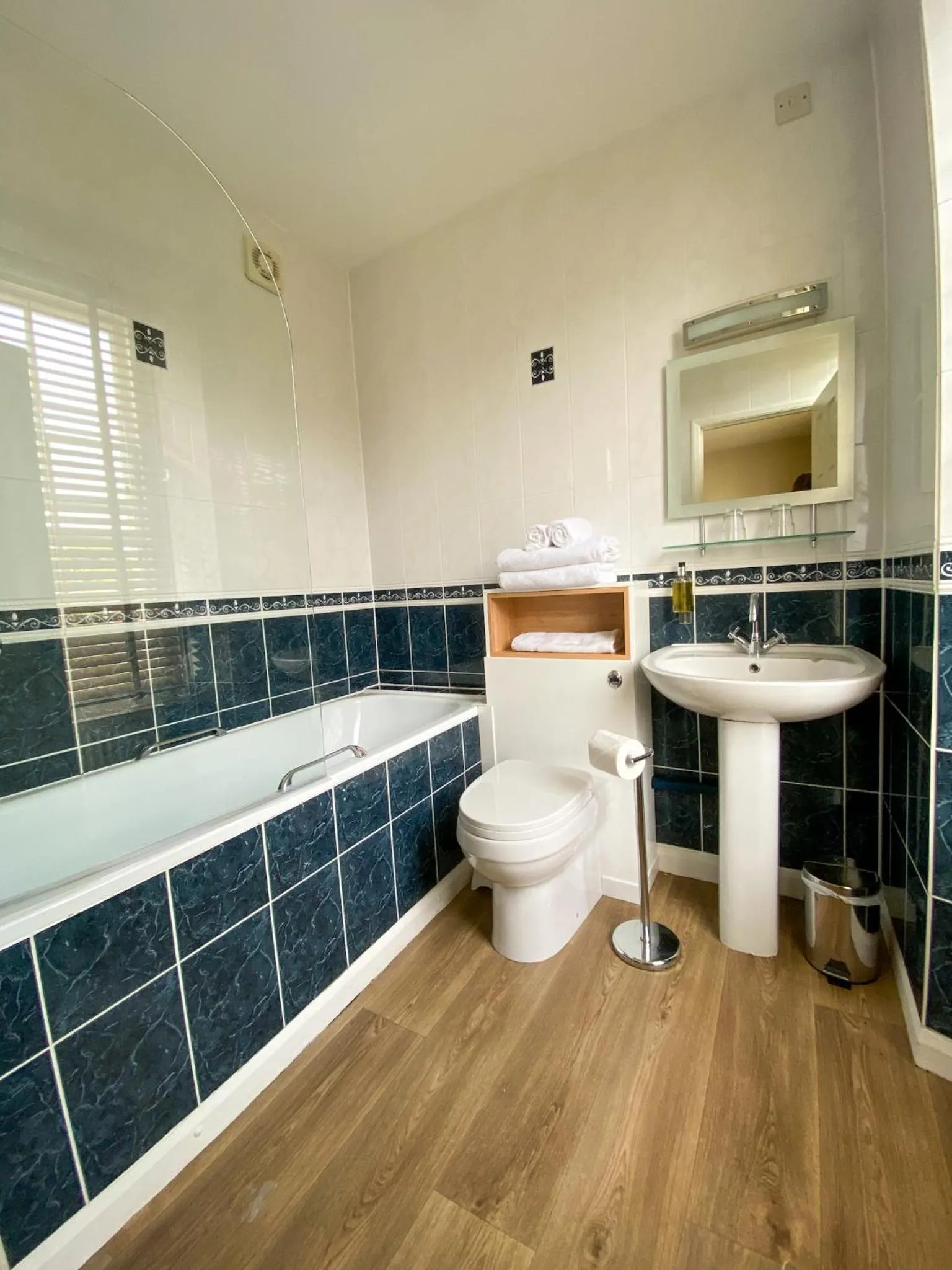 Bathroom in Bendene Townhouse - Exeter