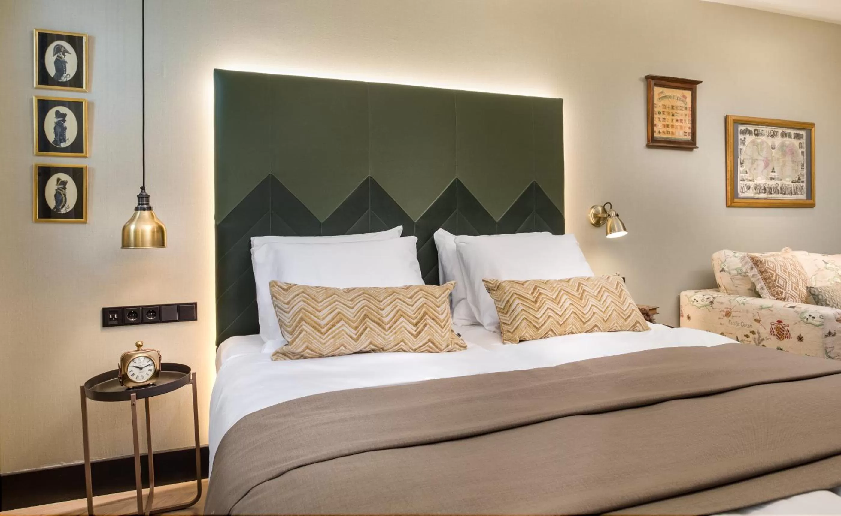 Bed in The Hendrick's Hotel