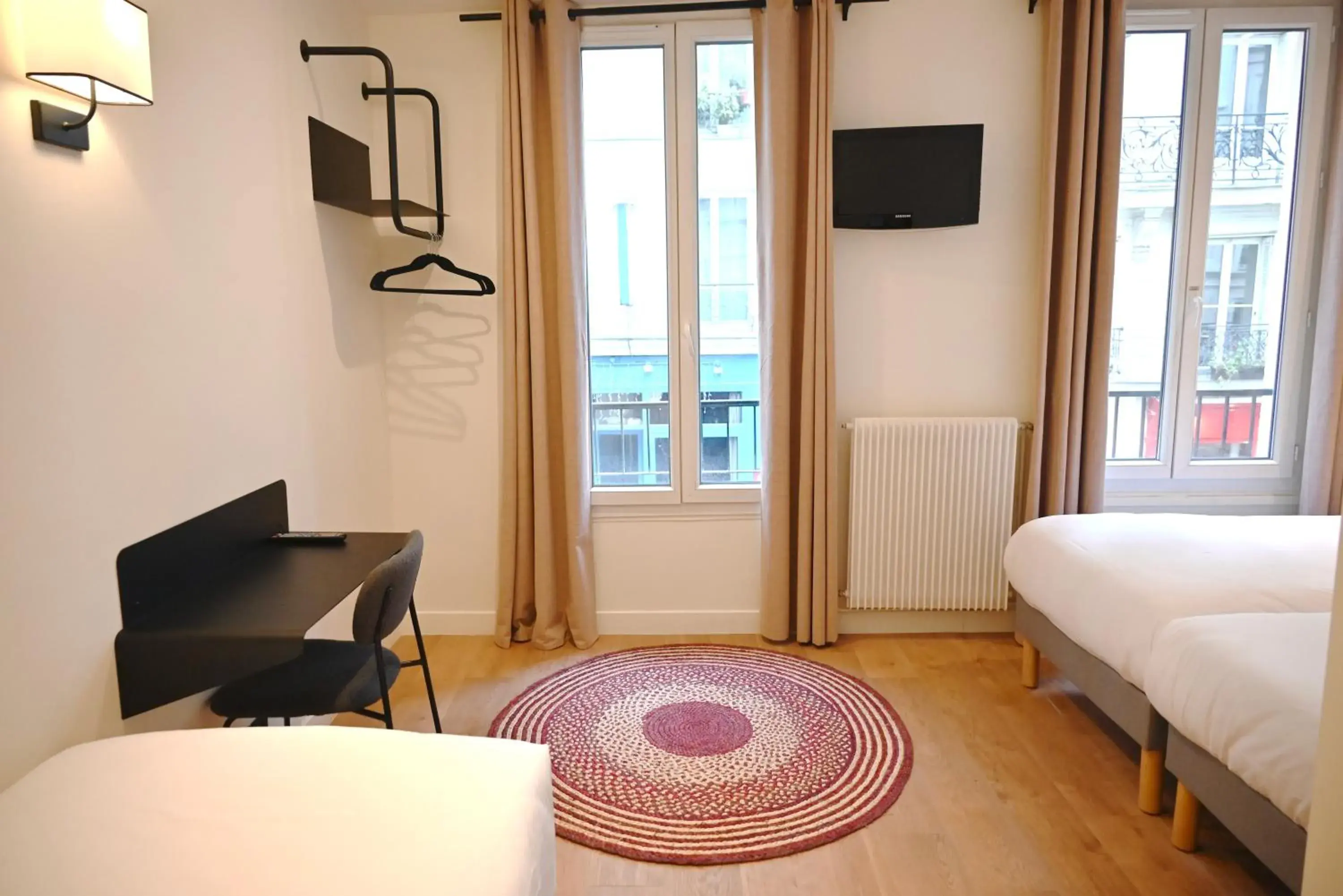 Bedroom, Seating Area in Pavillon de Montmartre