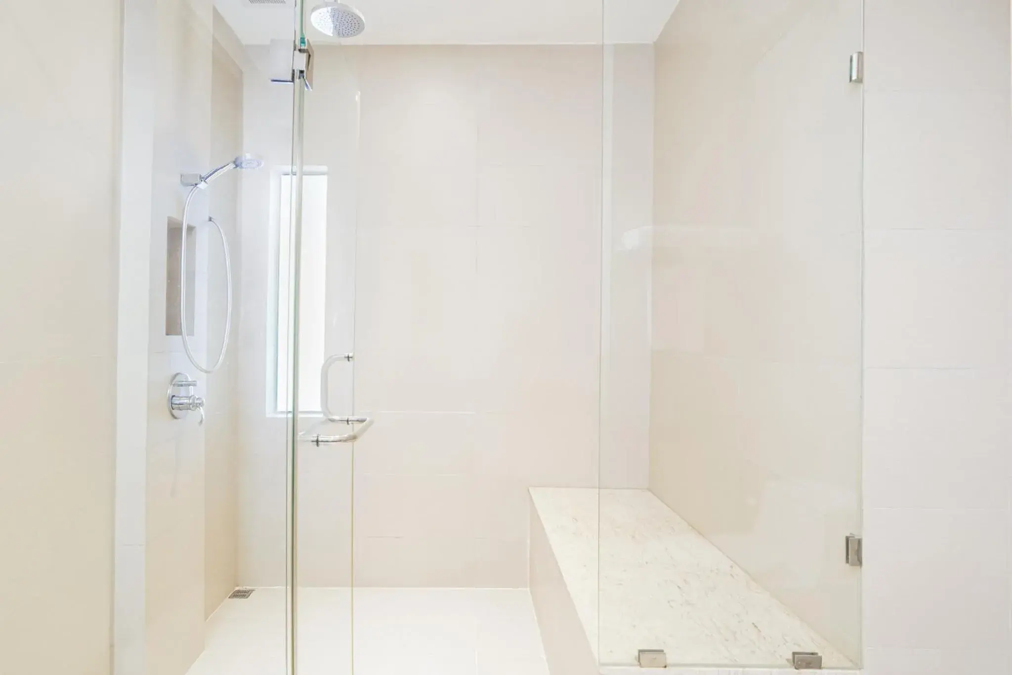 Shower, Bathroom in Grand Palazzo Hotel - SHA Extra Plus