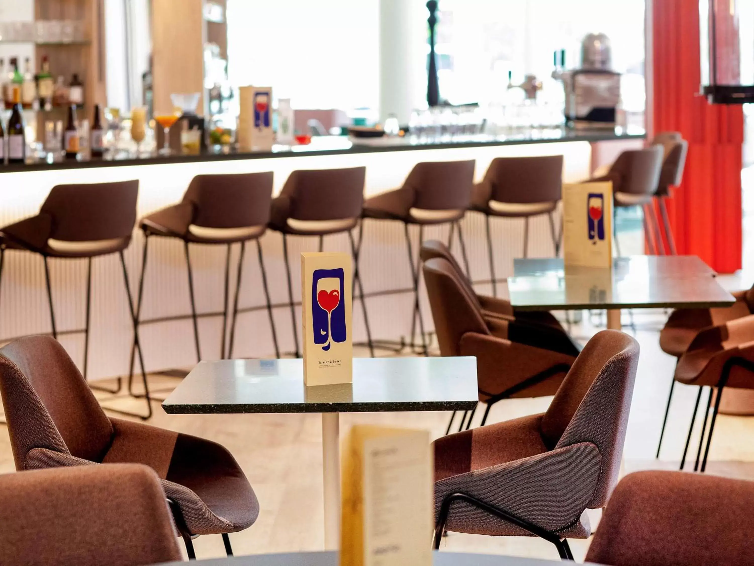 Lounge or bar, Restaurant/Places to Eat in Novotel Clermont-Ferrand