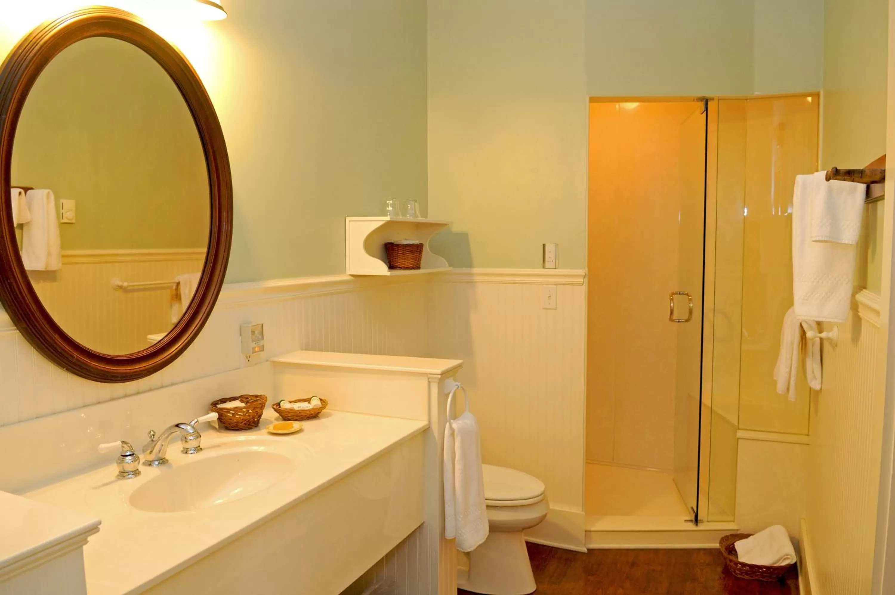 Bathroom in Orchard Inn