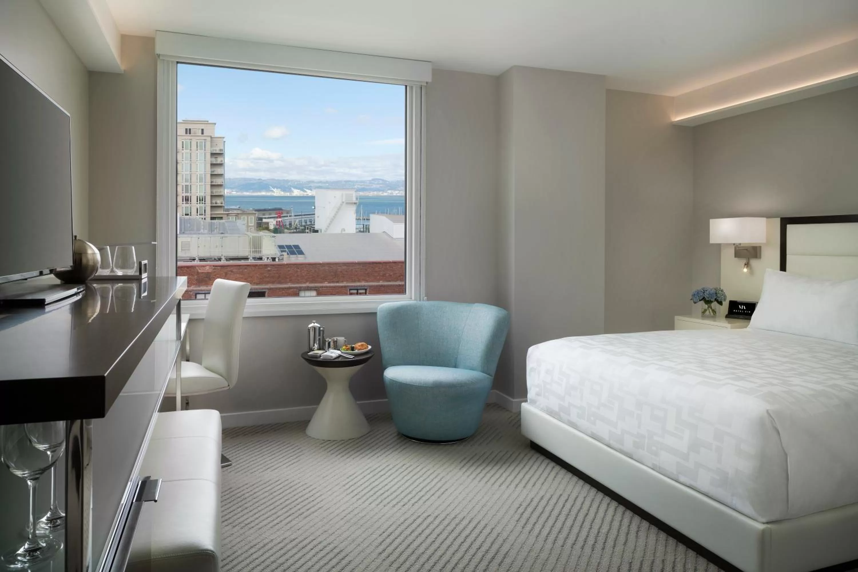 TV and multimedia, Bed in Hotel Via