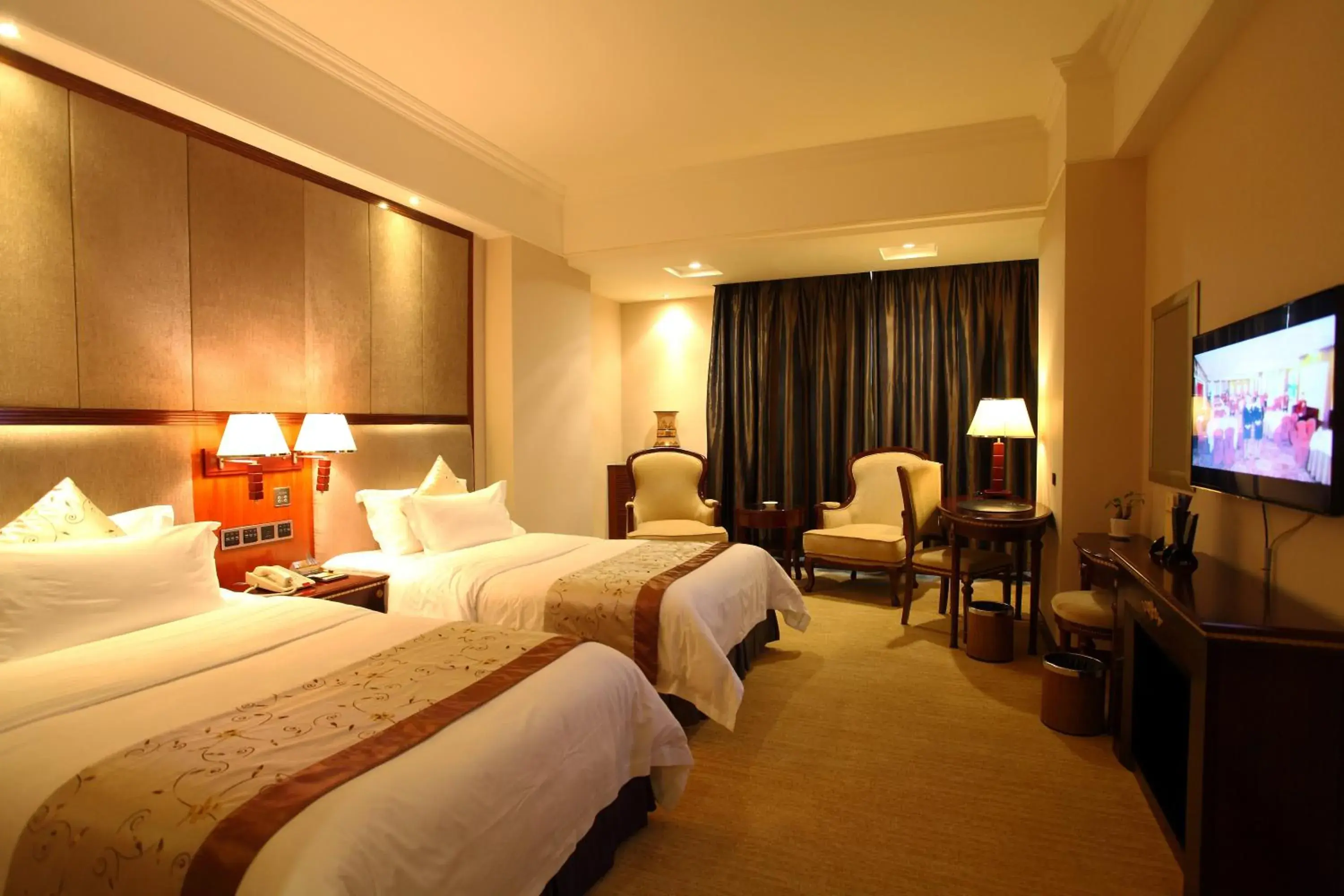 River view, Bed in Rongjiang Hotel