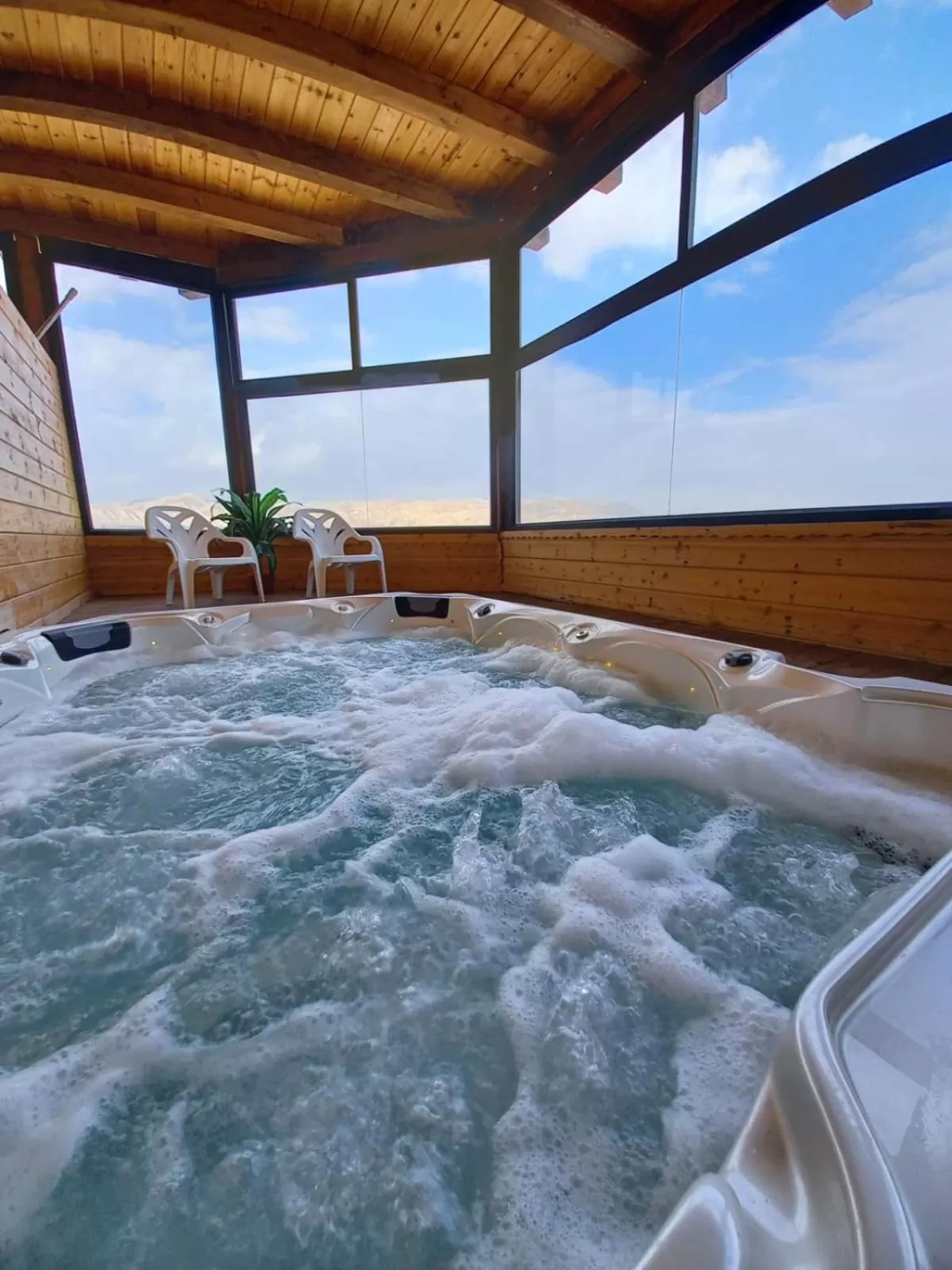 Dolphin Suites Hotel