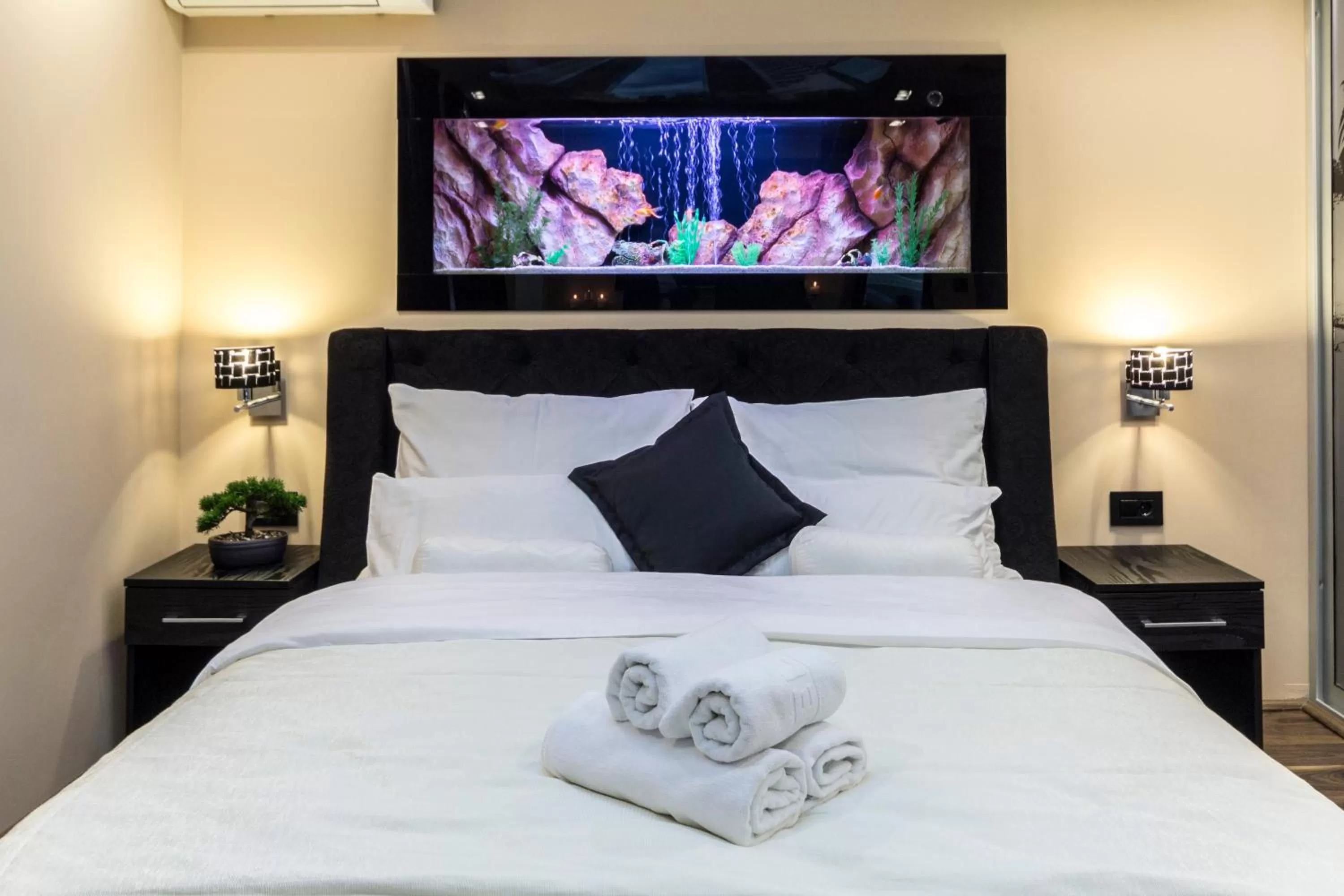 Bed in Madison - Square Sava