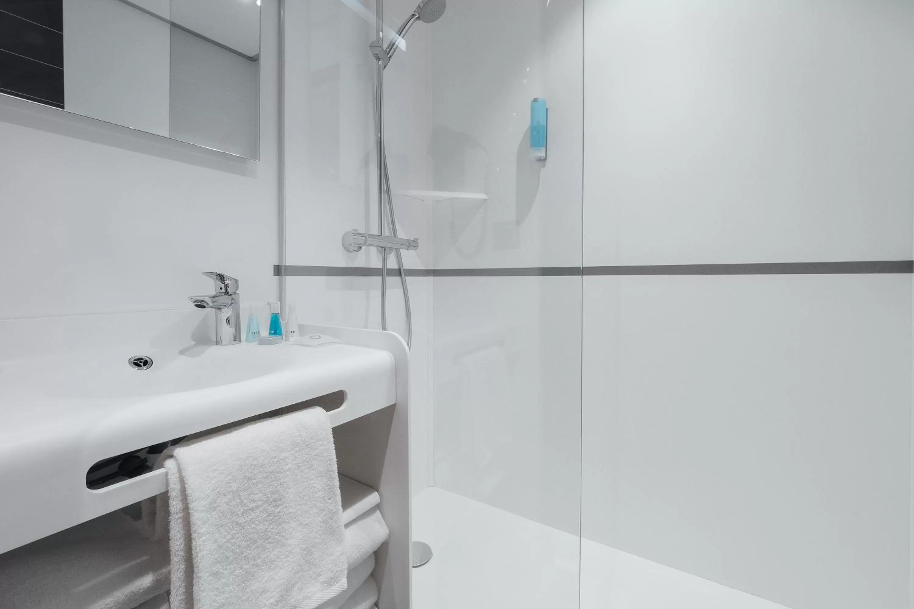 Shower, Bathroom in Best Western Hôtel International