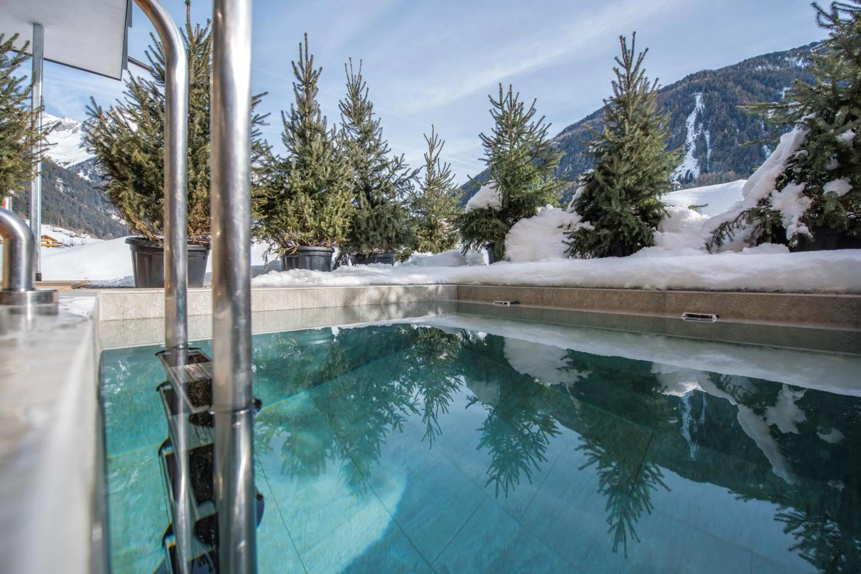 Swimming pool in Vierbrunnenhof