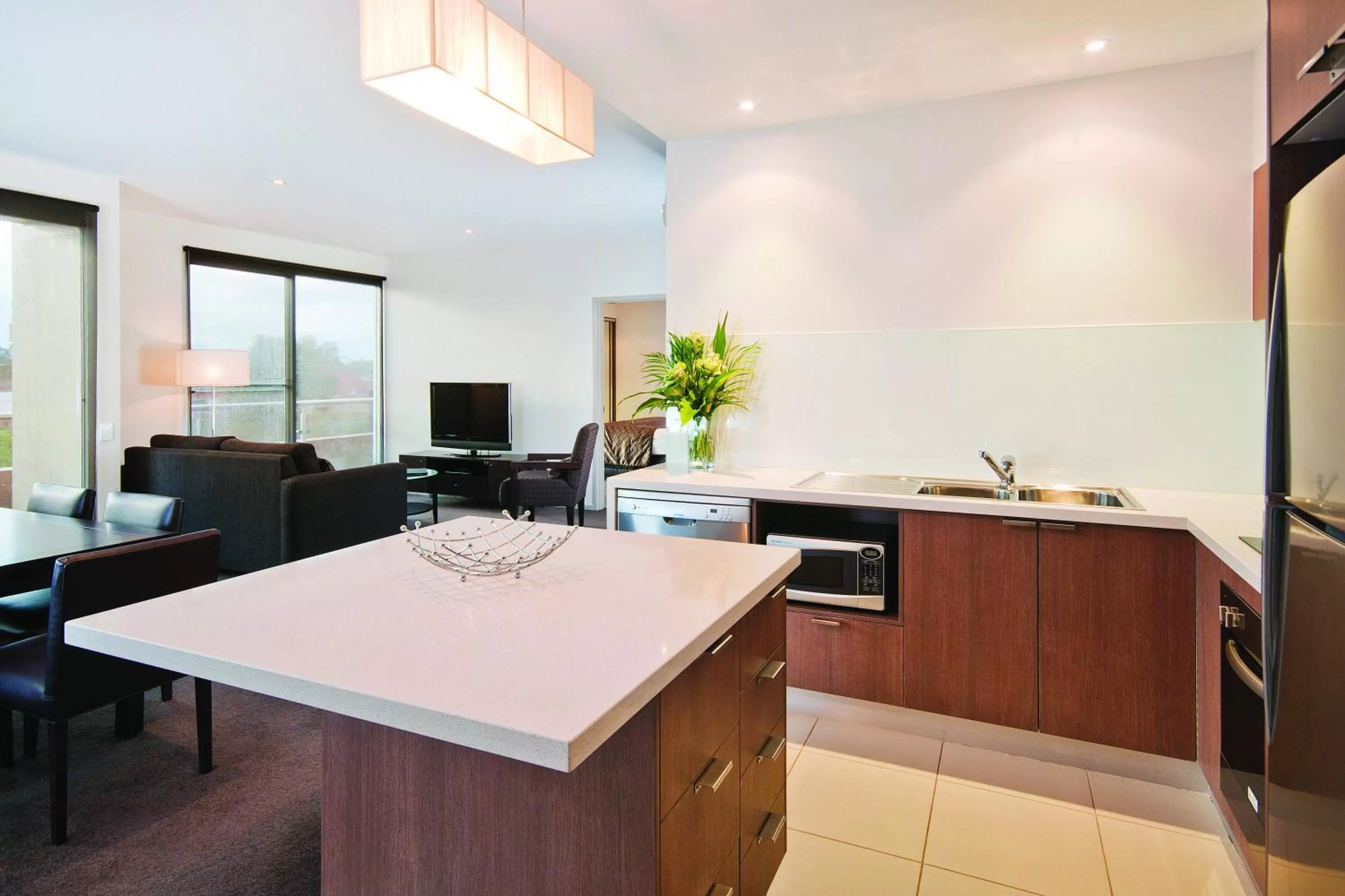 Kitchen or kitchenette in Quality Hotel Wangaratta Gateway