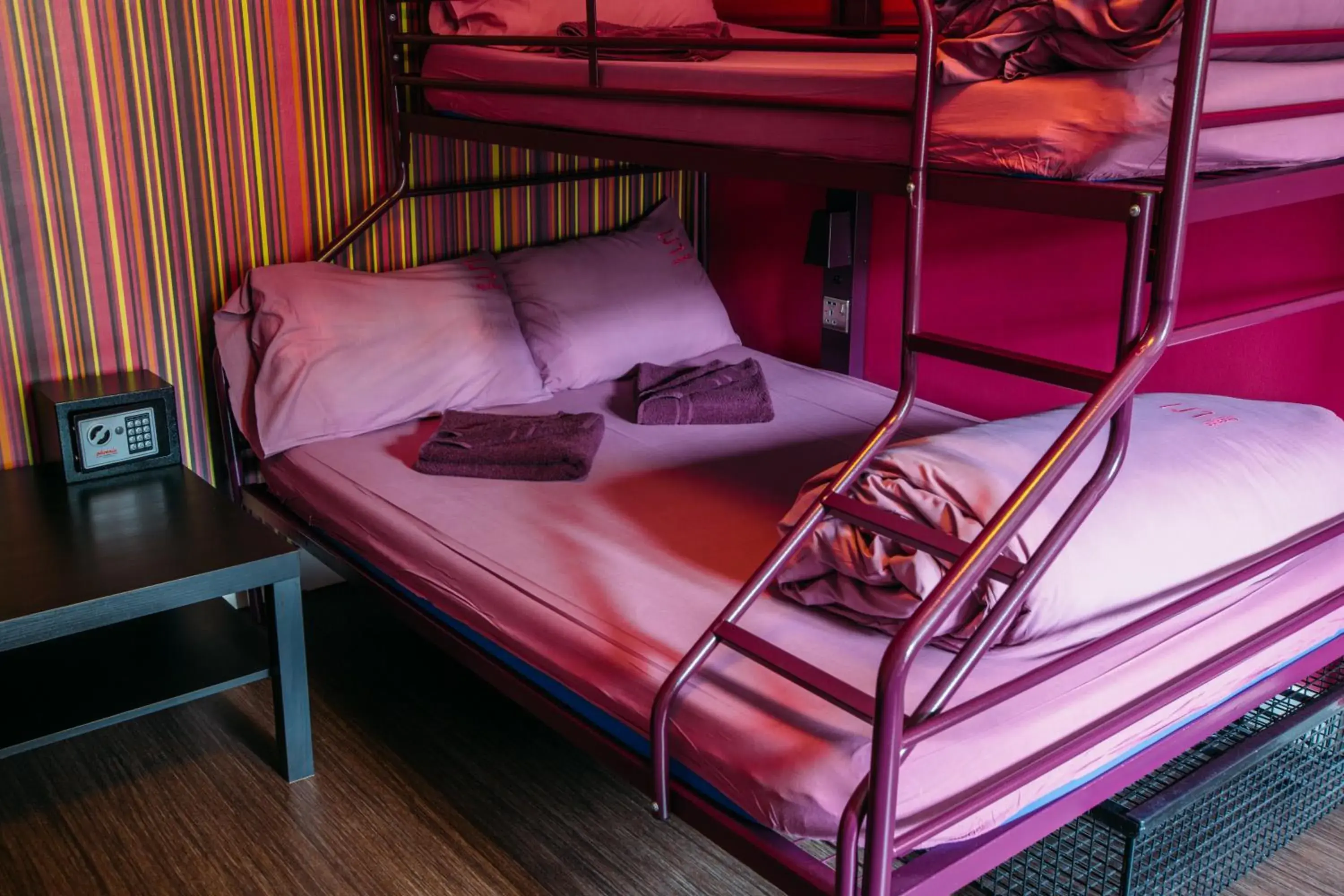 Bedroom, Bunk Bed in Safestay London Kensington Holland Park
