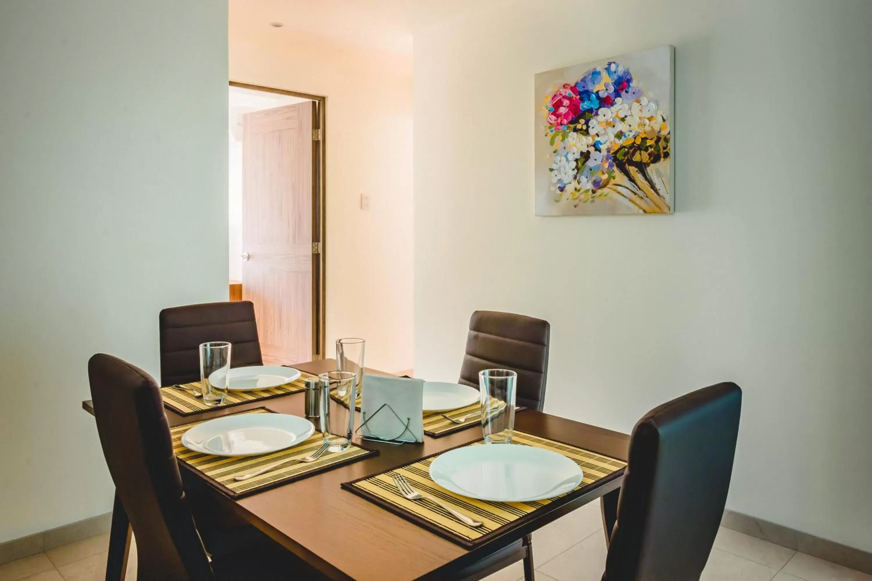 Dining Area in Millenium Plaza & Suites