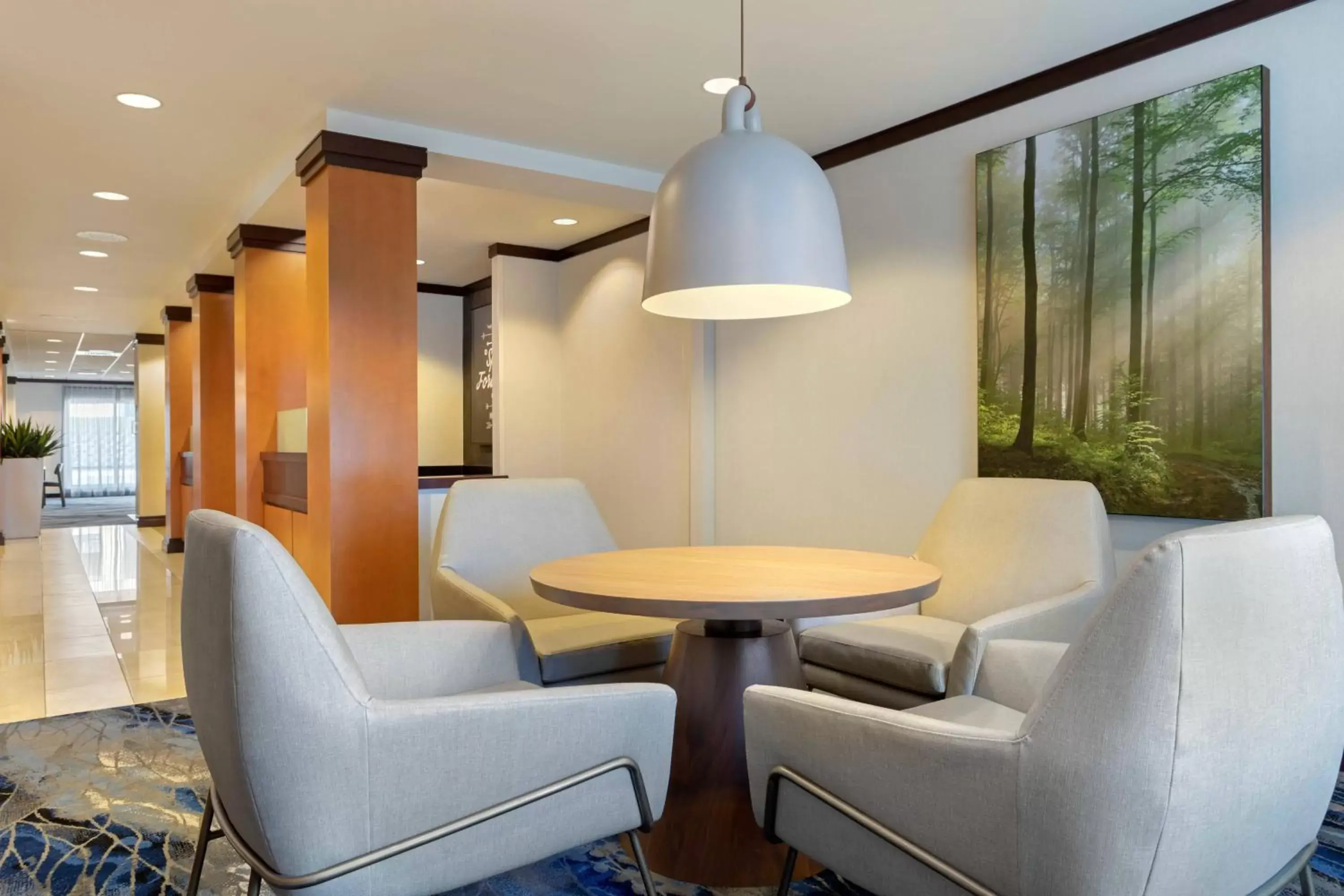Lobby or reception, Seating Area in Fairfield Inn & Suites by Marriott Rockford