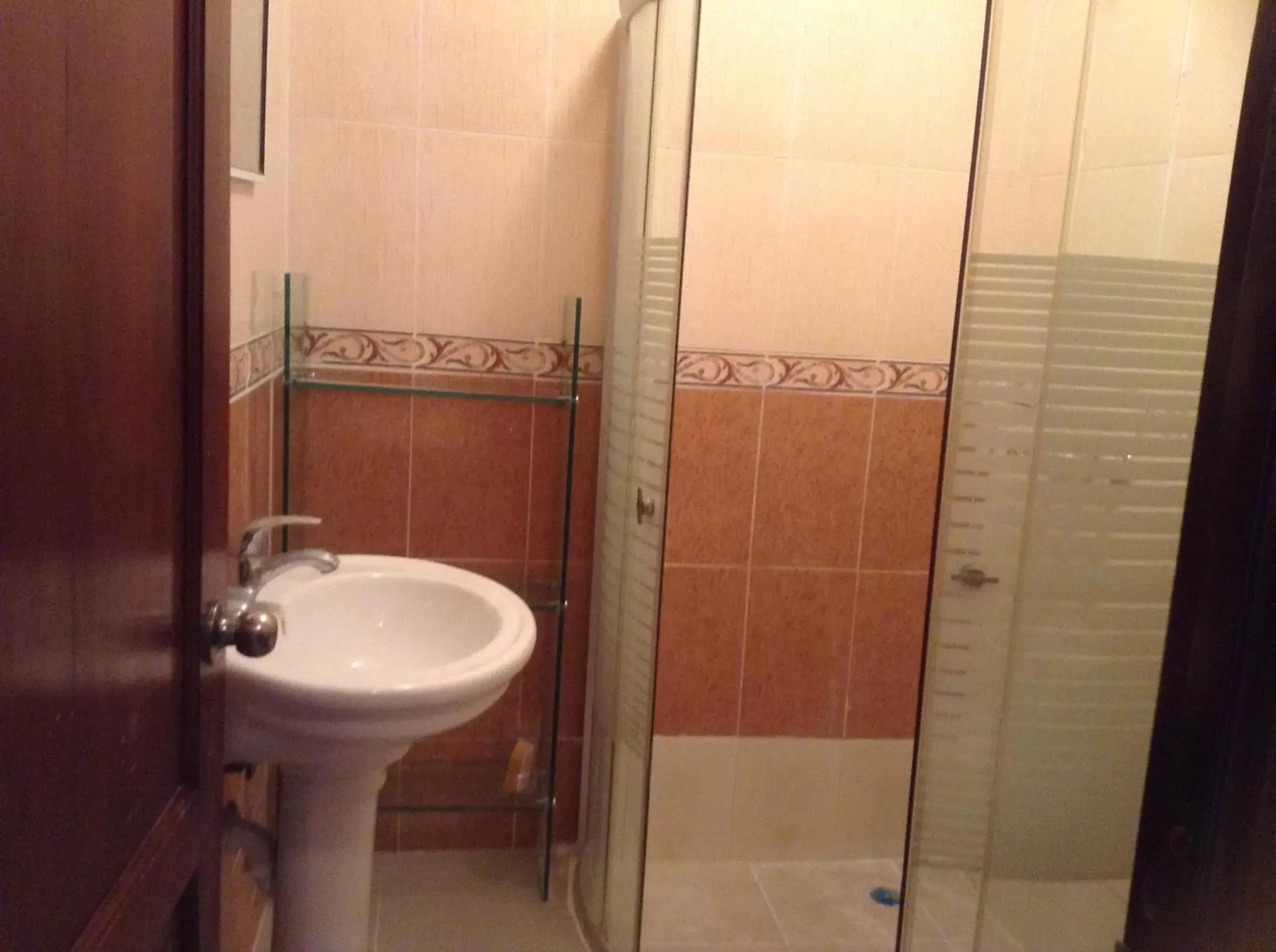 Decorative detail, Bathroom in White Sands shared apartments