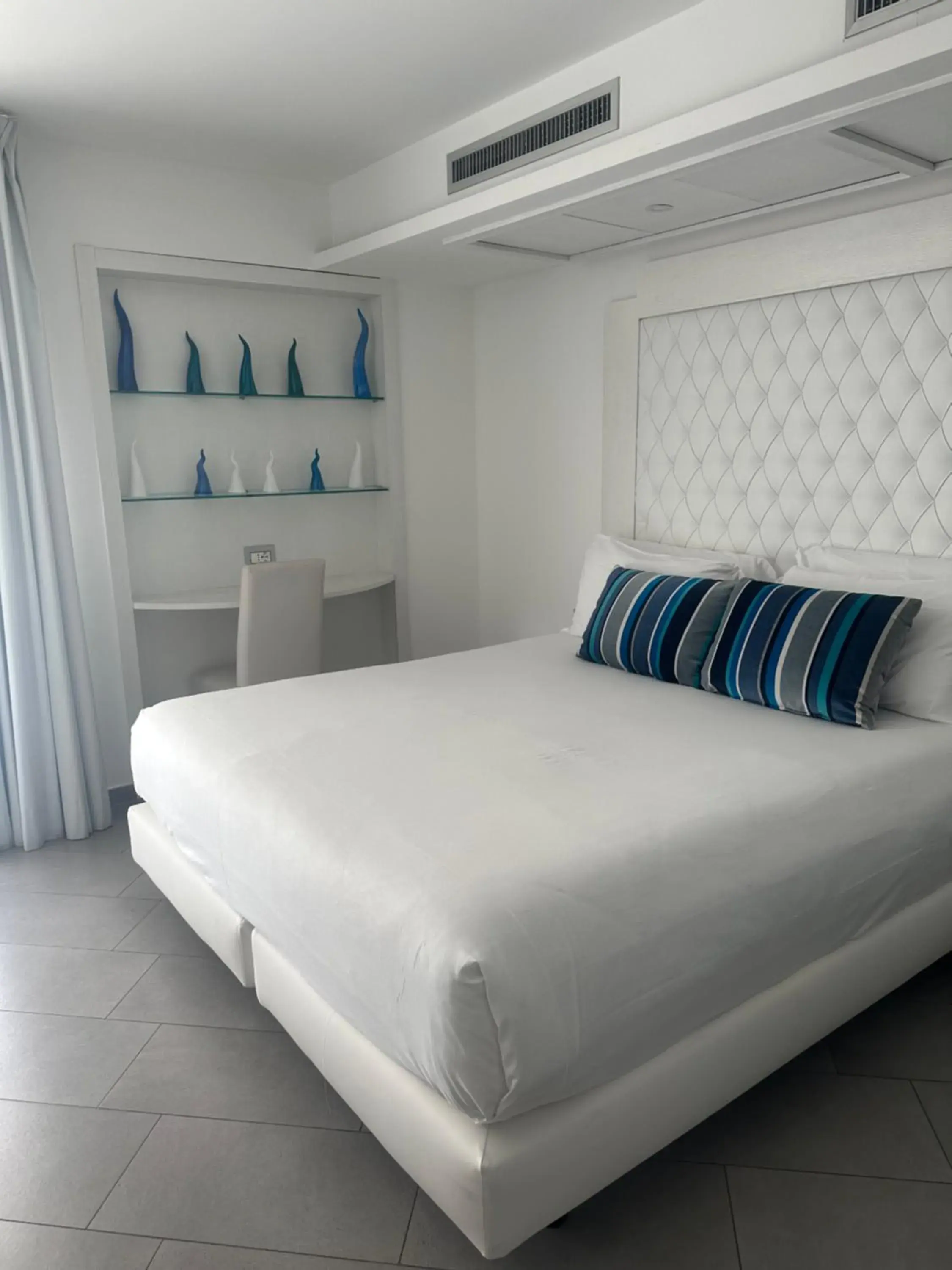 Bedroom, Bed in Tasso Suites