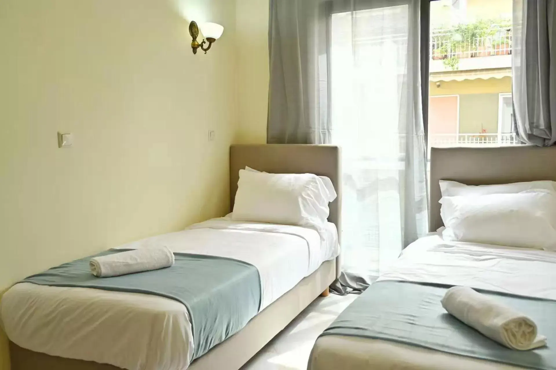 Bed in New Times Home & Hotels Near Metro Station Athens Center