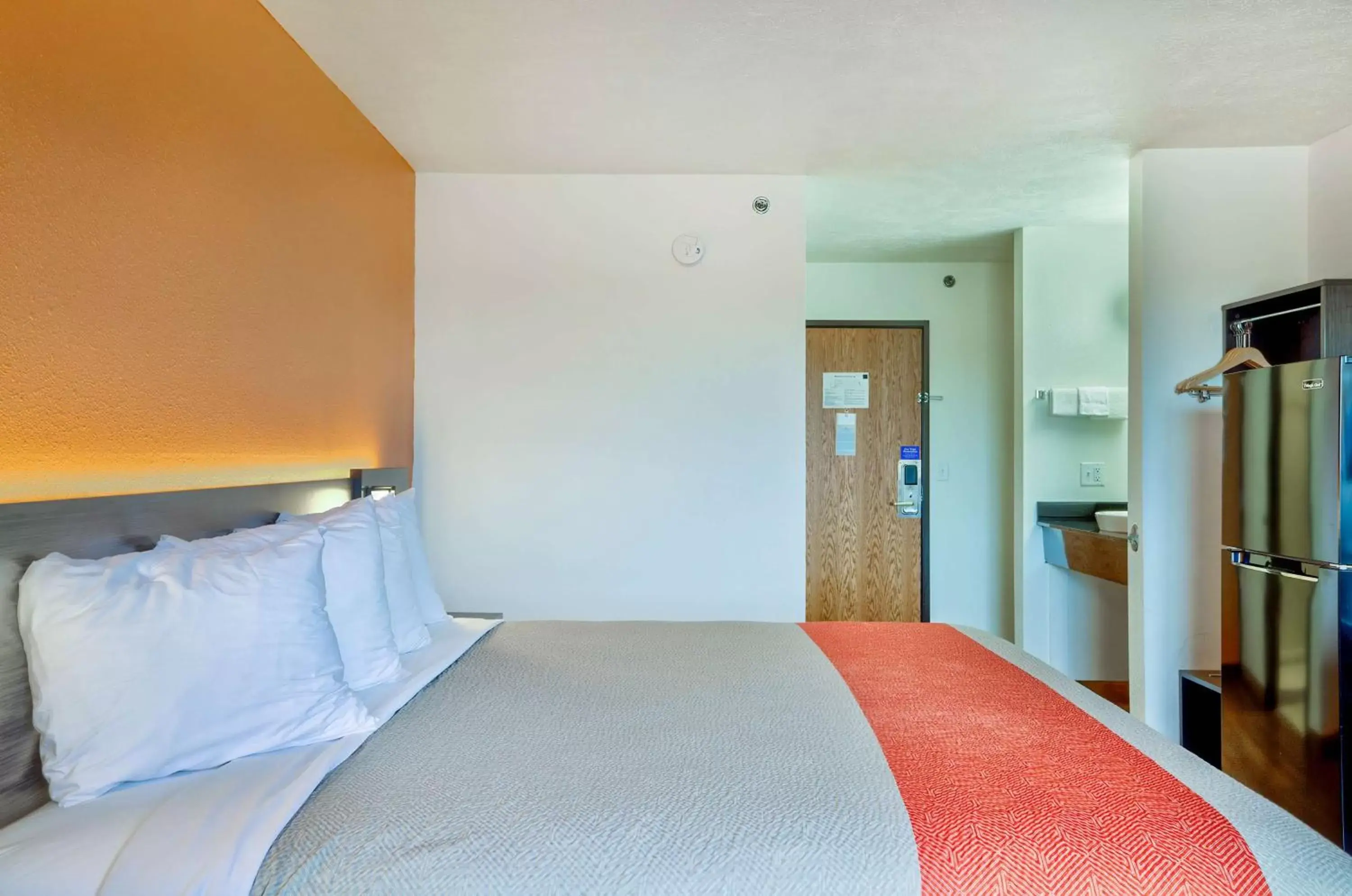 Bedroom, Bed in Motel 6-Percival, IA Bedroom, Bed in Motel 6-Percival, IA