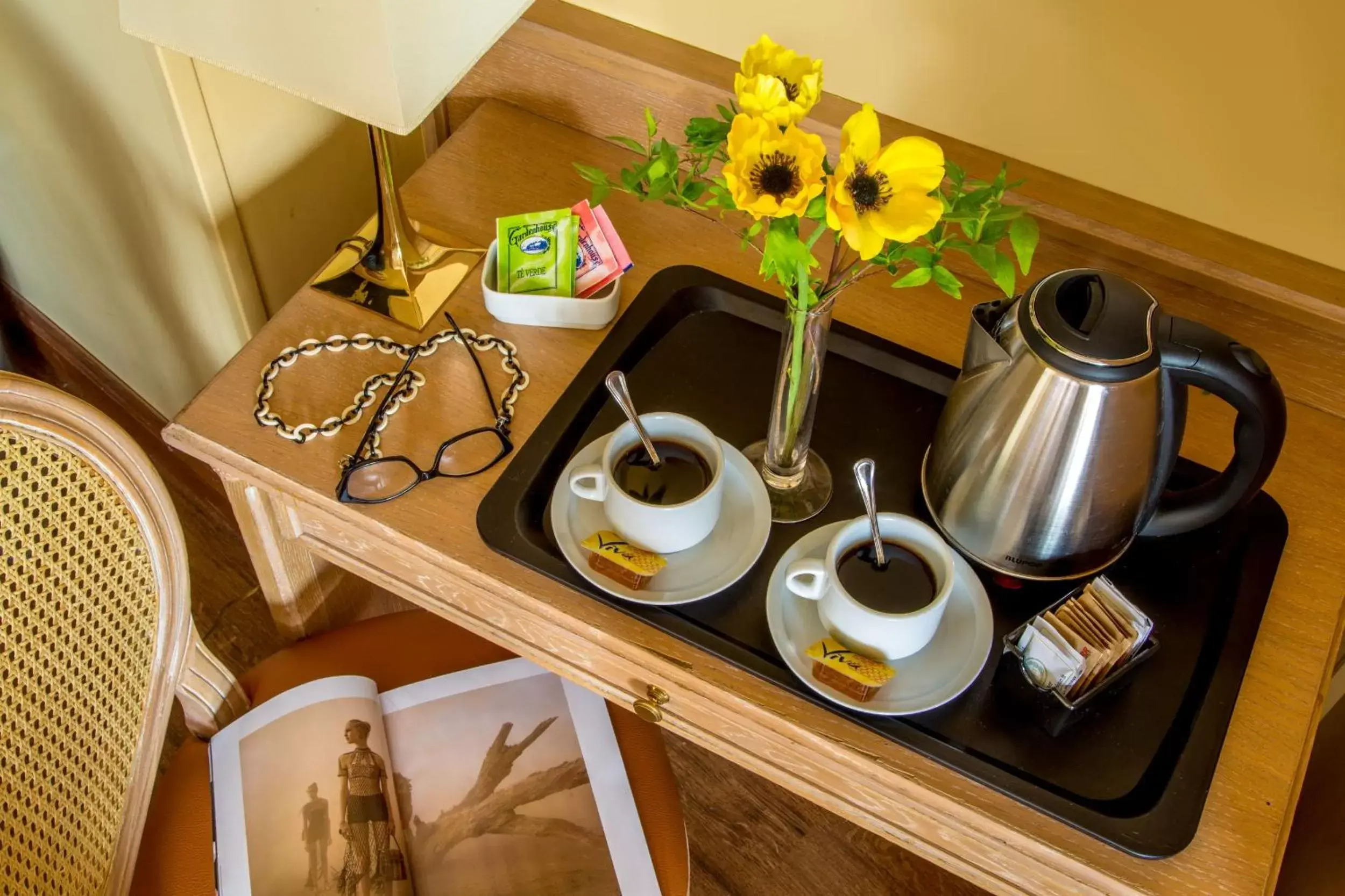 Coffee/tea facilities in Hotel Santa Costanza by OMNIA hotels