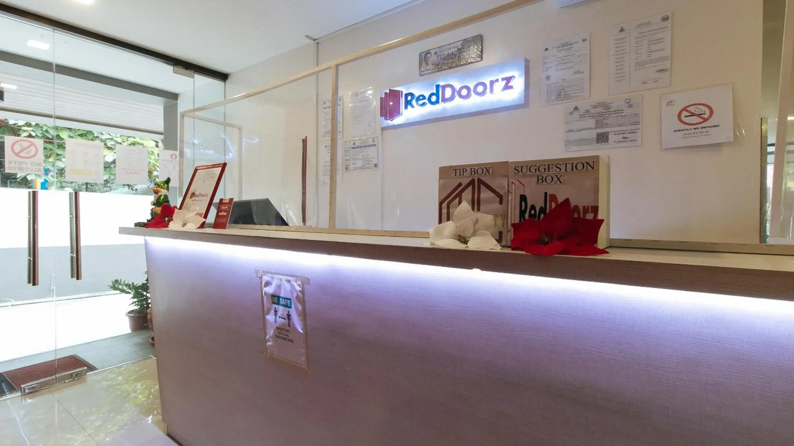 Lobby or reception in RedDoorz near Fernwoods Garden Quezon City