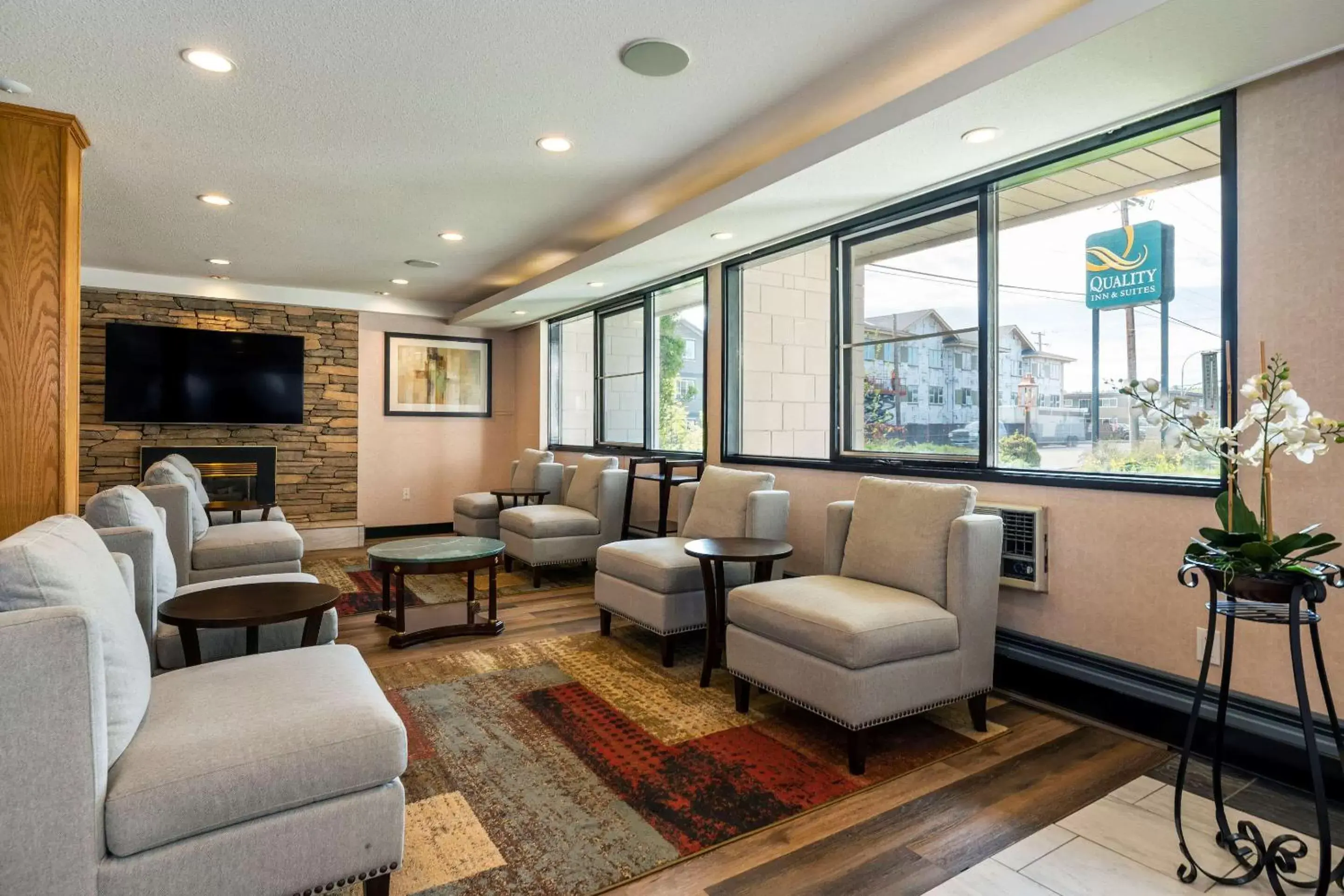 Lobby or reception, Seating Area in Quality Inn