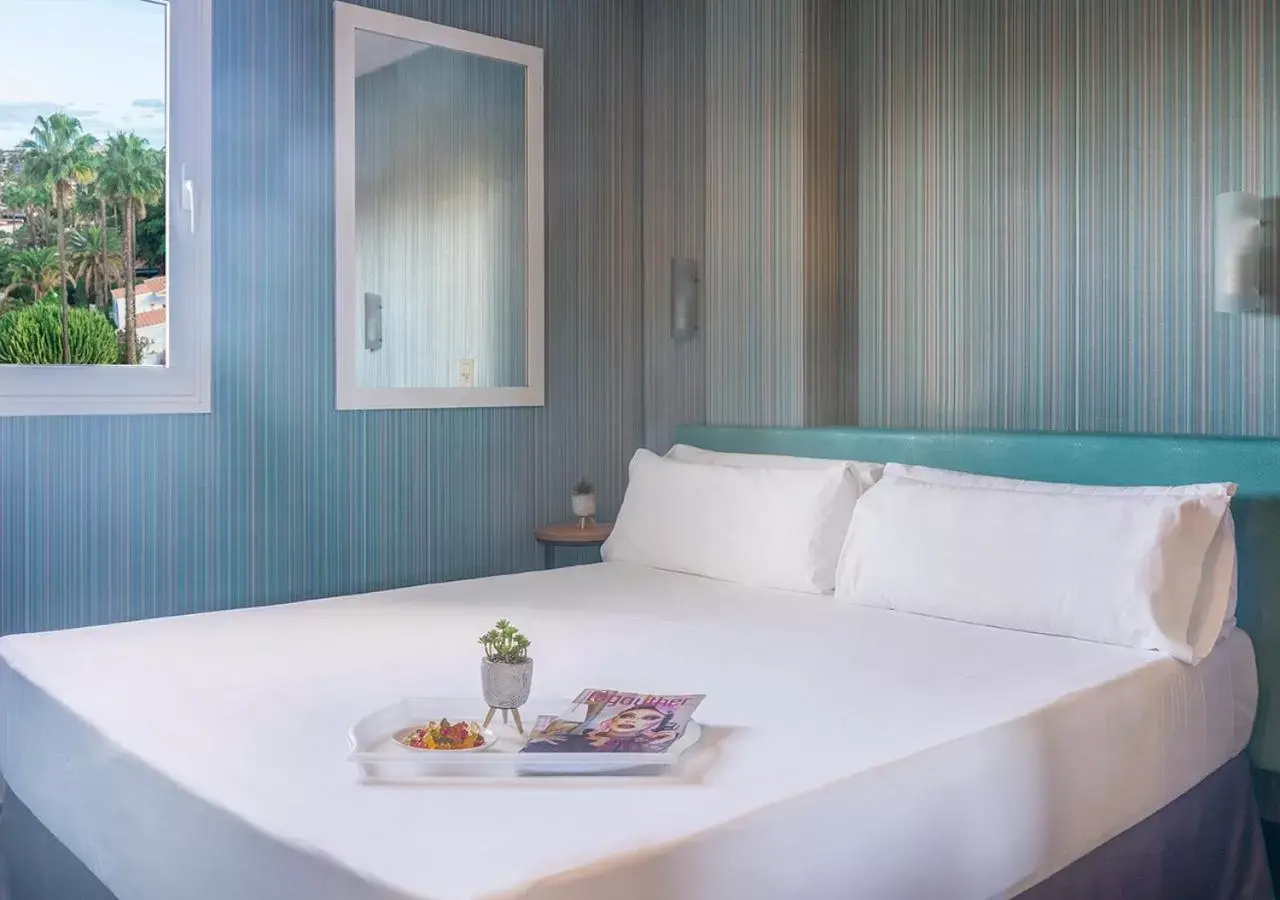 Bedroom, Bed in Axel Beach Maspalomas - Adults Only Bedroom, Bed in Axel Beach Maspalomas - Adults Only