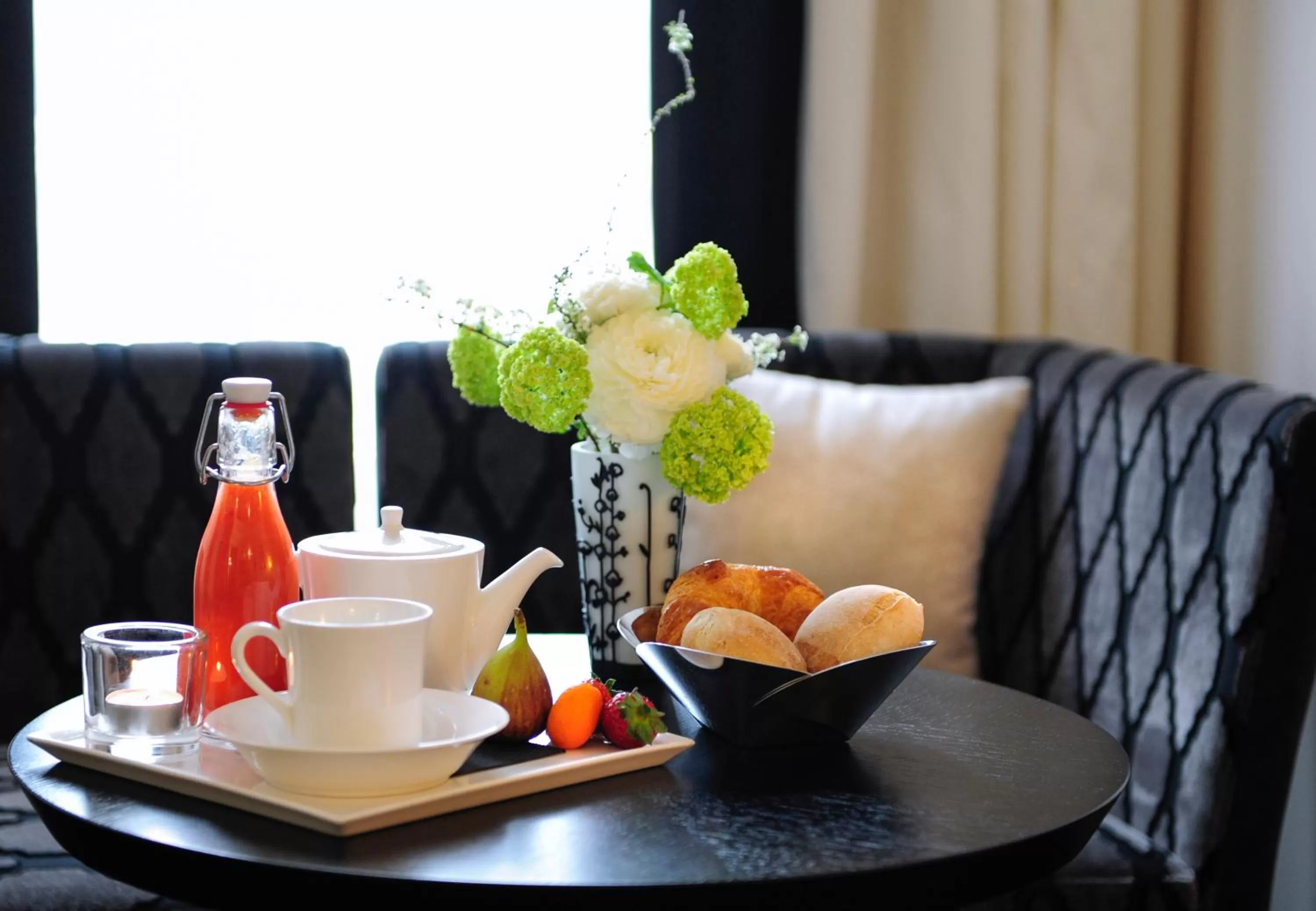 Decorative detail in Hôtel Tiffany by Fassbind