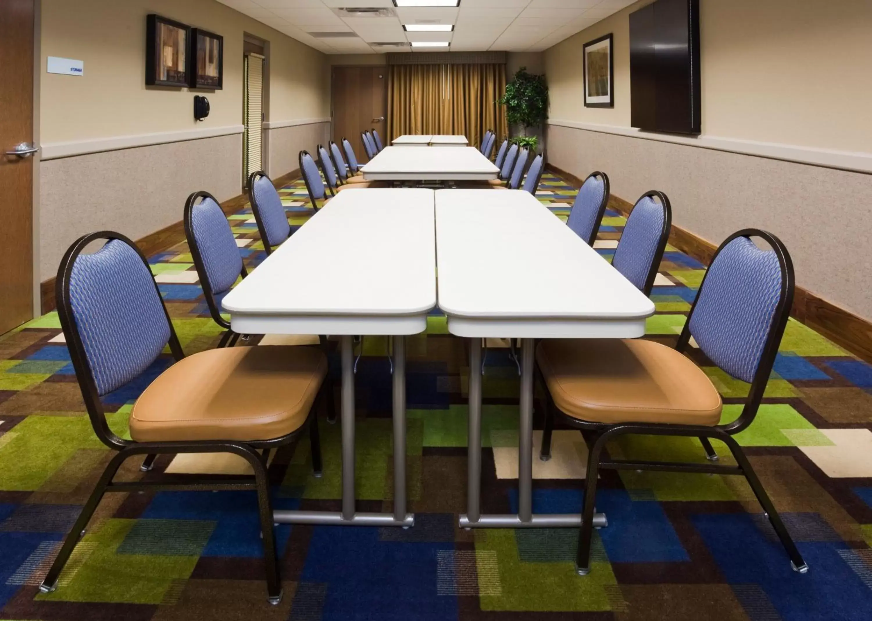 Meeting/conference room in Holiday Inn Express Hotel & Suites Mankato East, an IHG Hotel